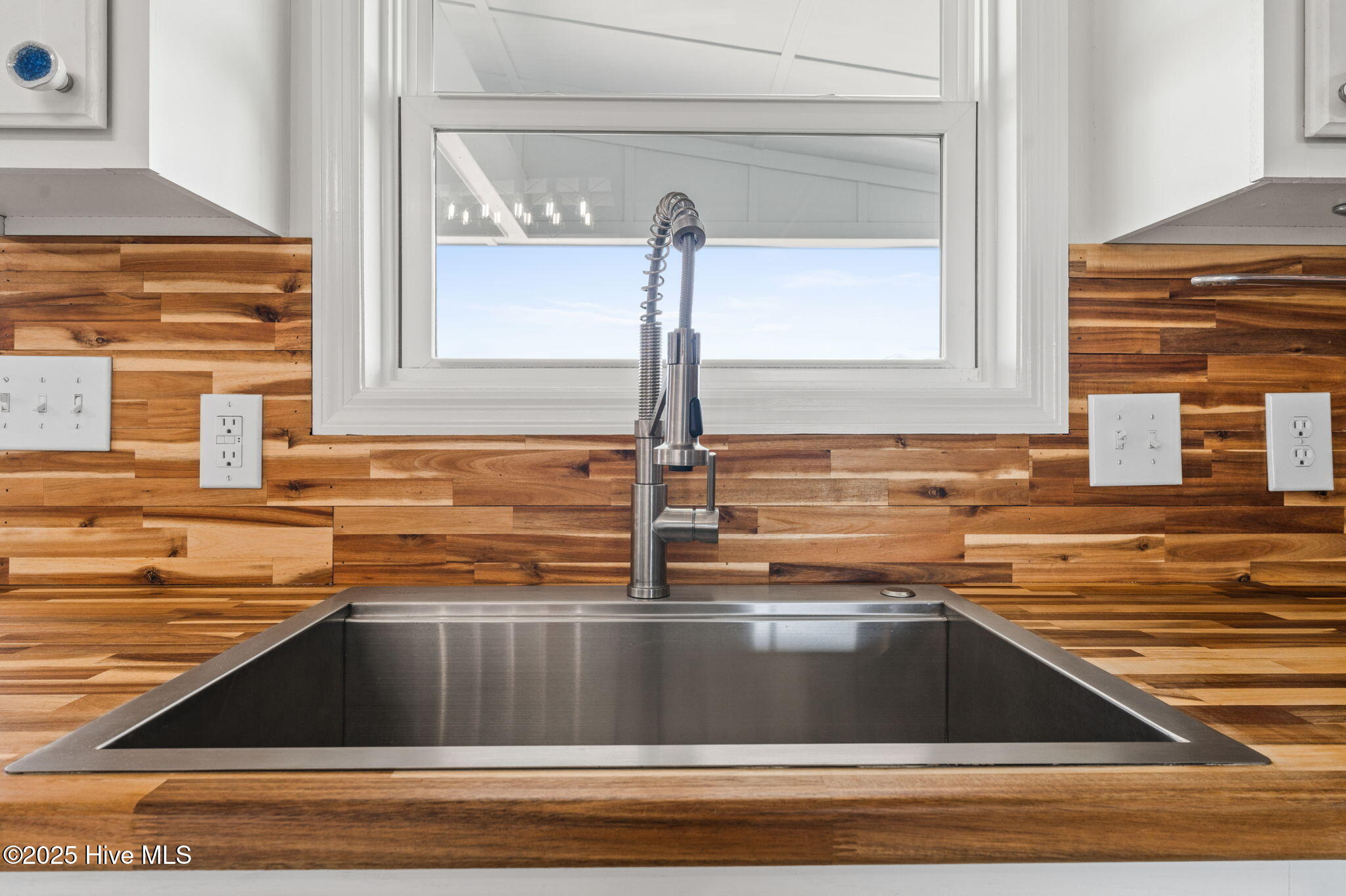 100527553 | Photo 27