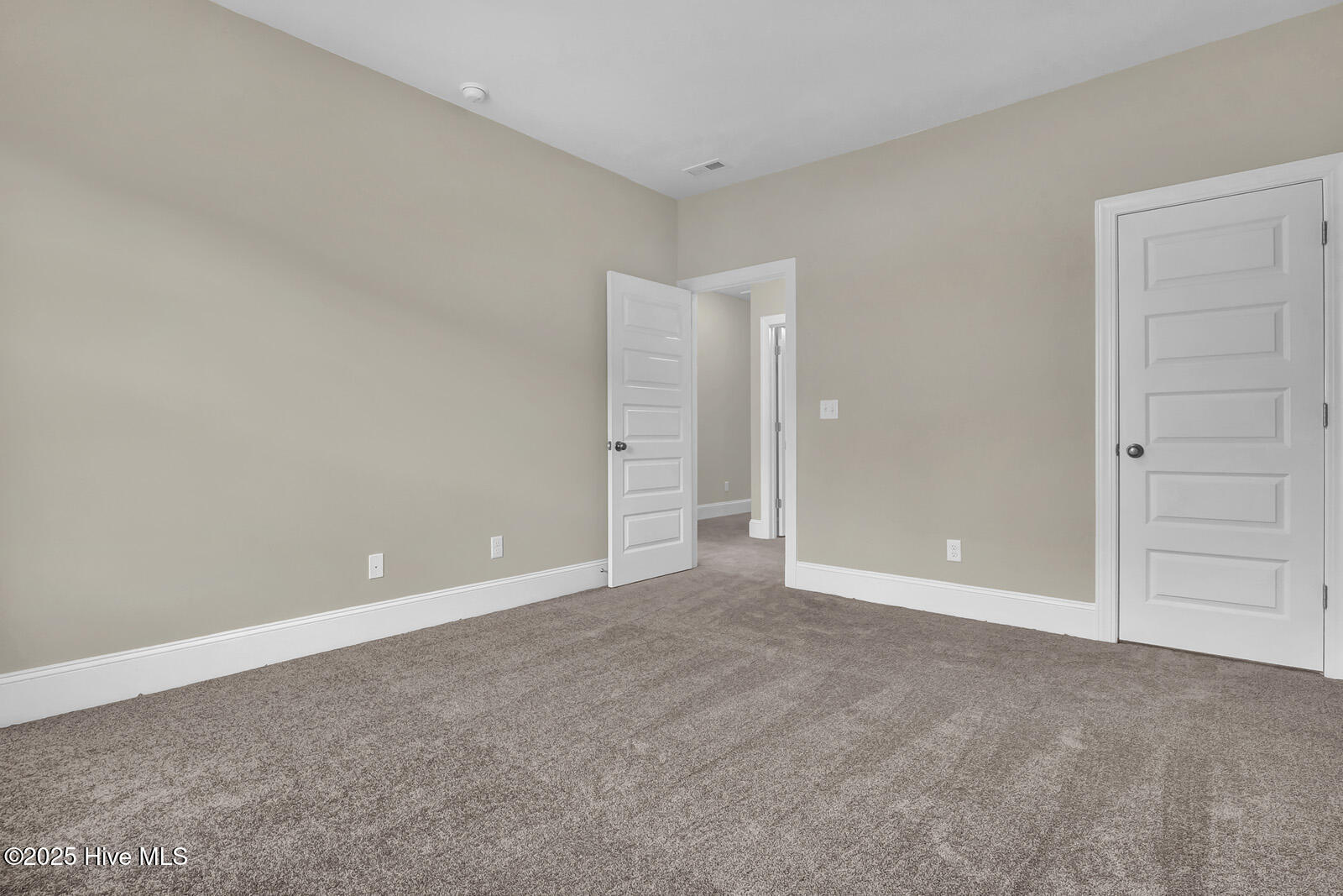 100527177 | Photo 39