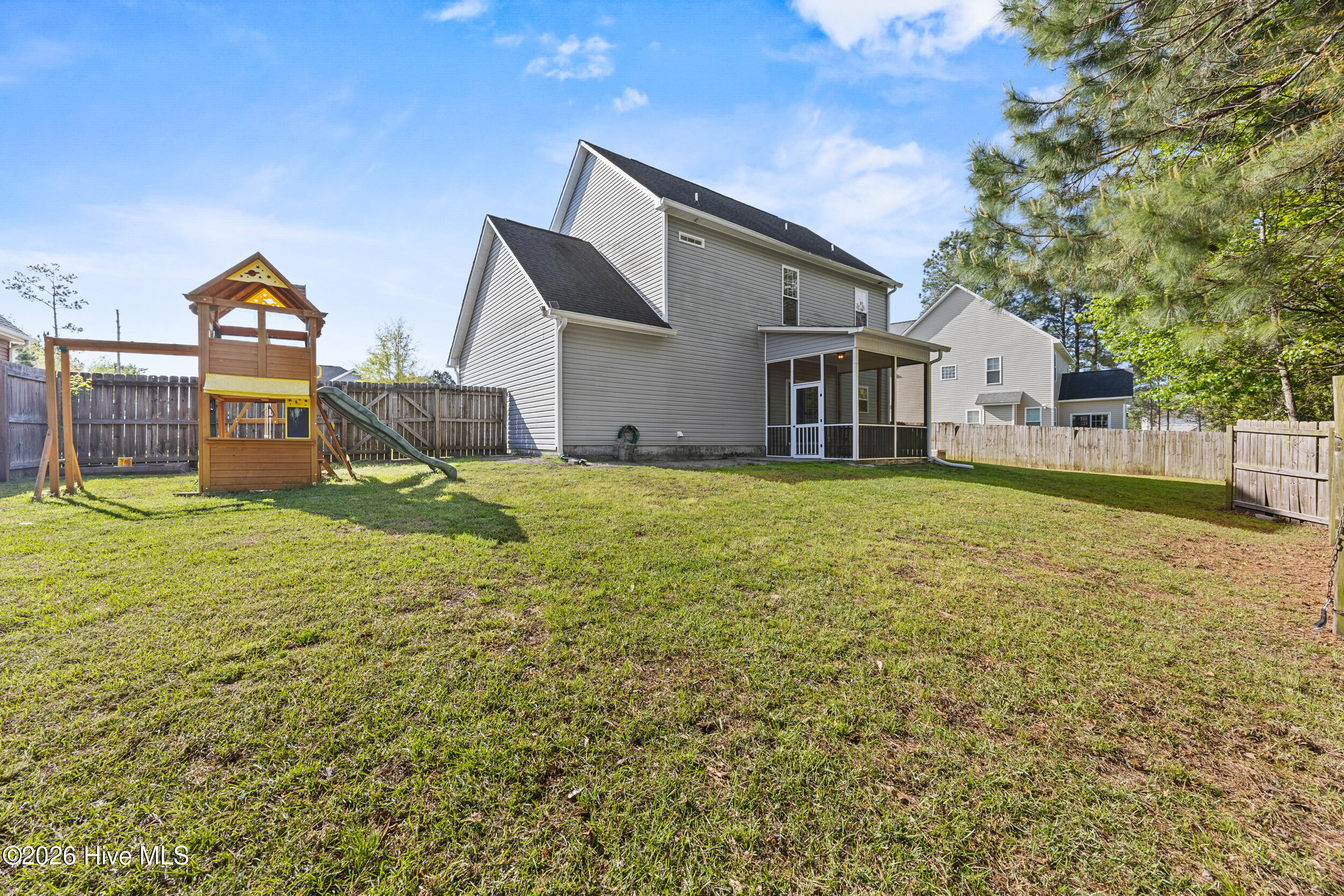 100567272 | Photo 39