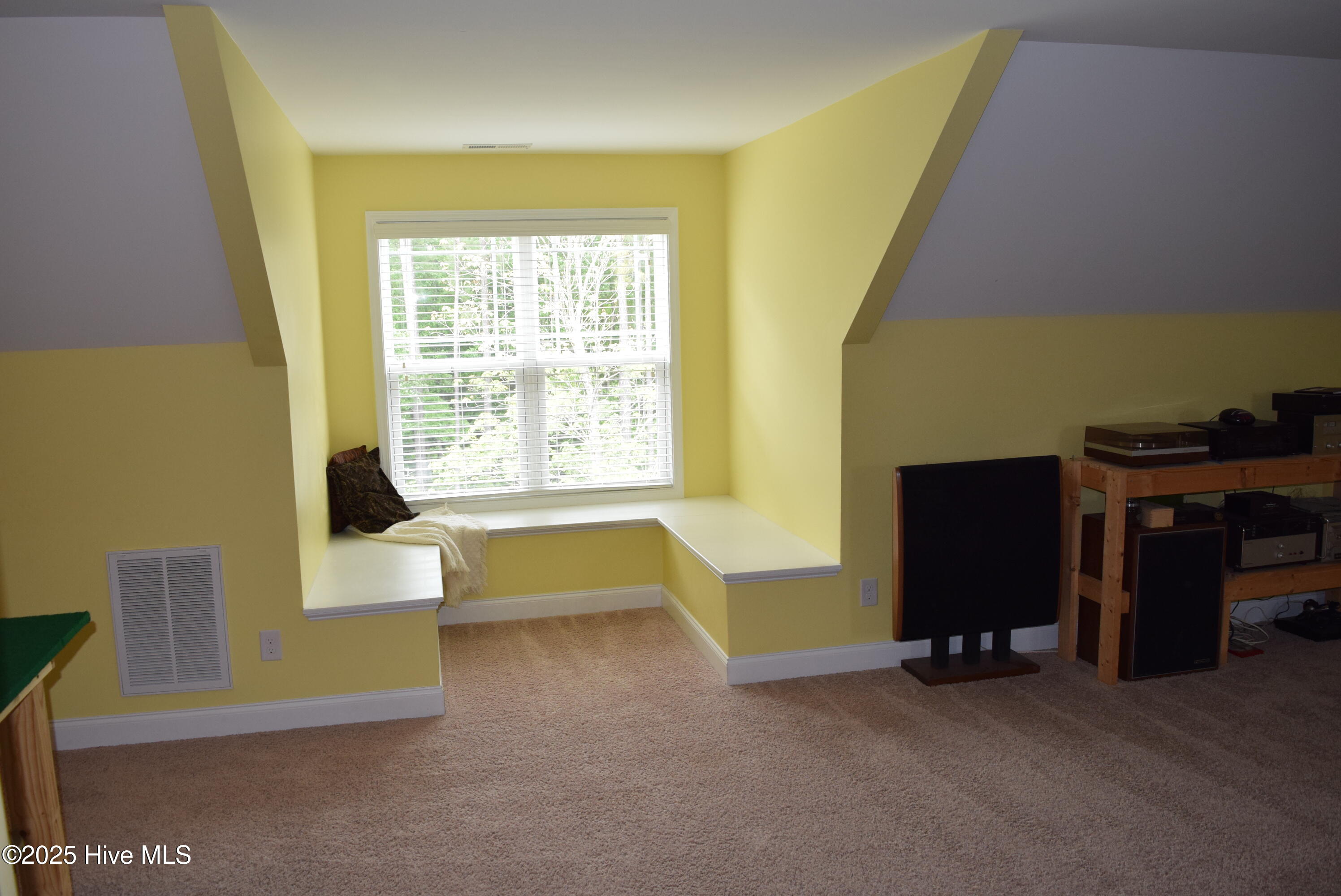 100566647 | Photo 45