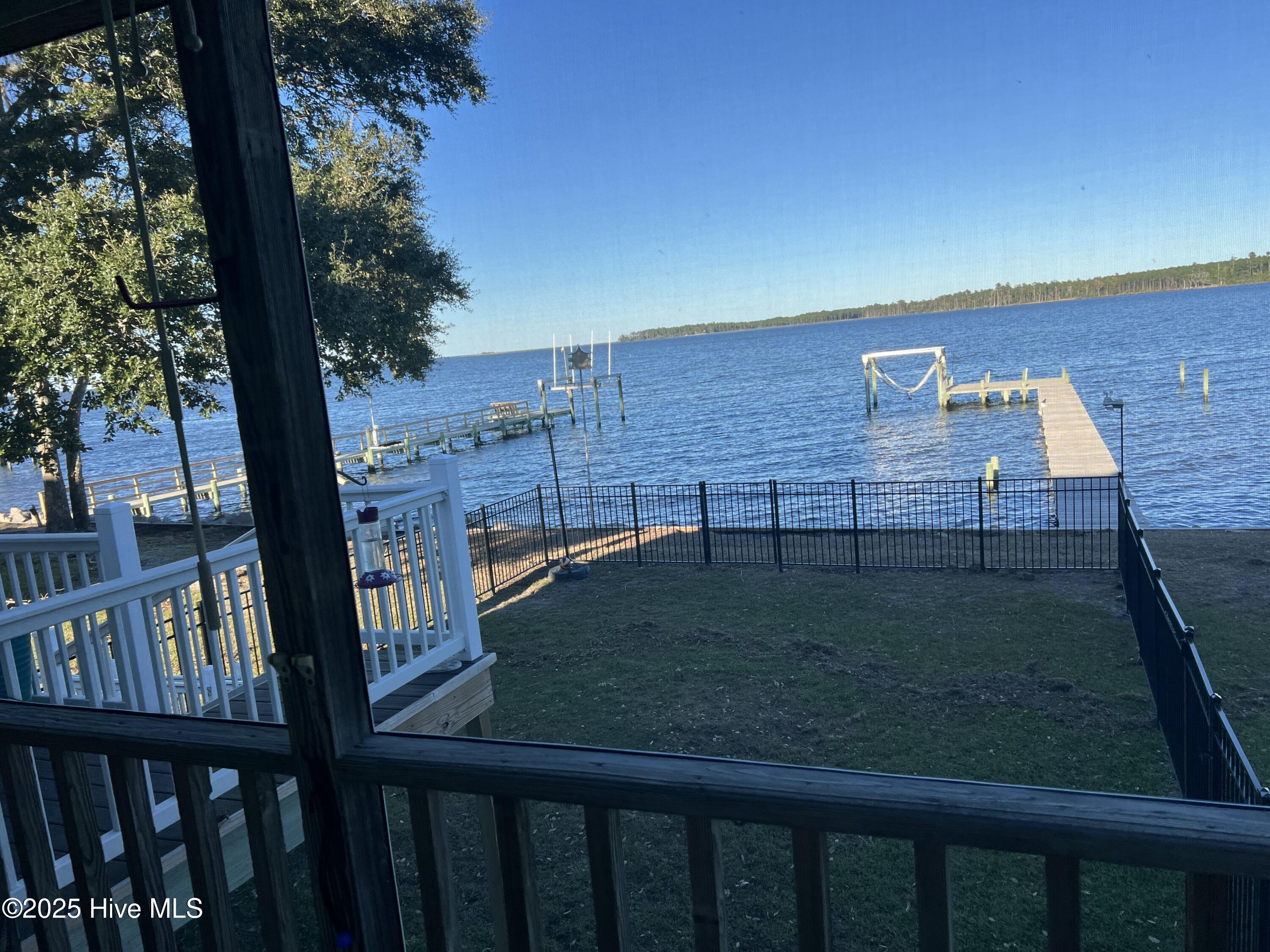 157 S River Drive, Beaufort, NC, 28516