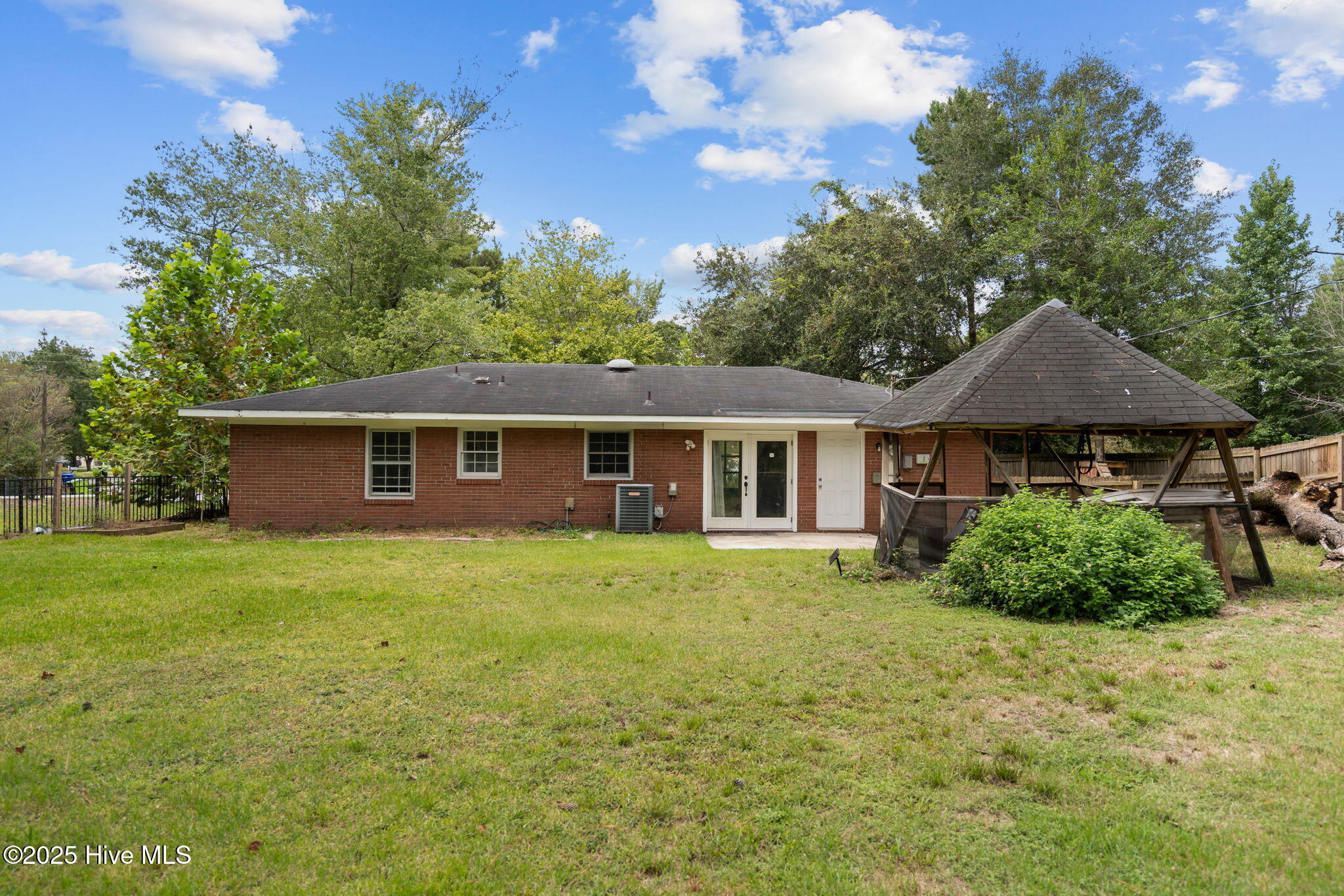 100531423 | Photo 34