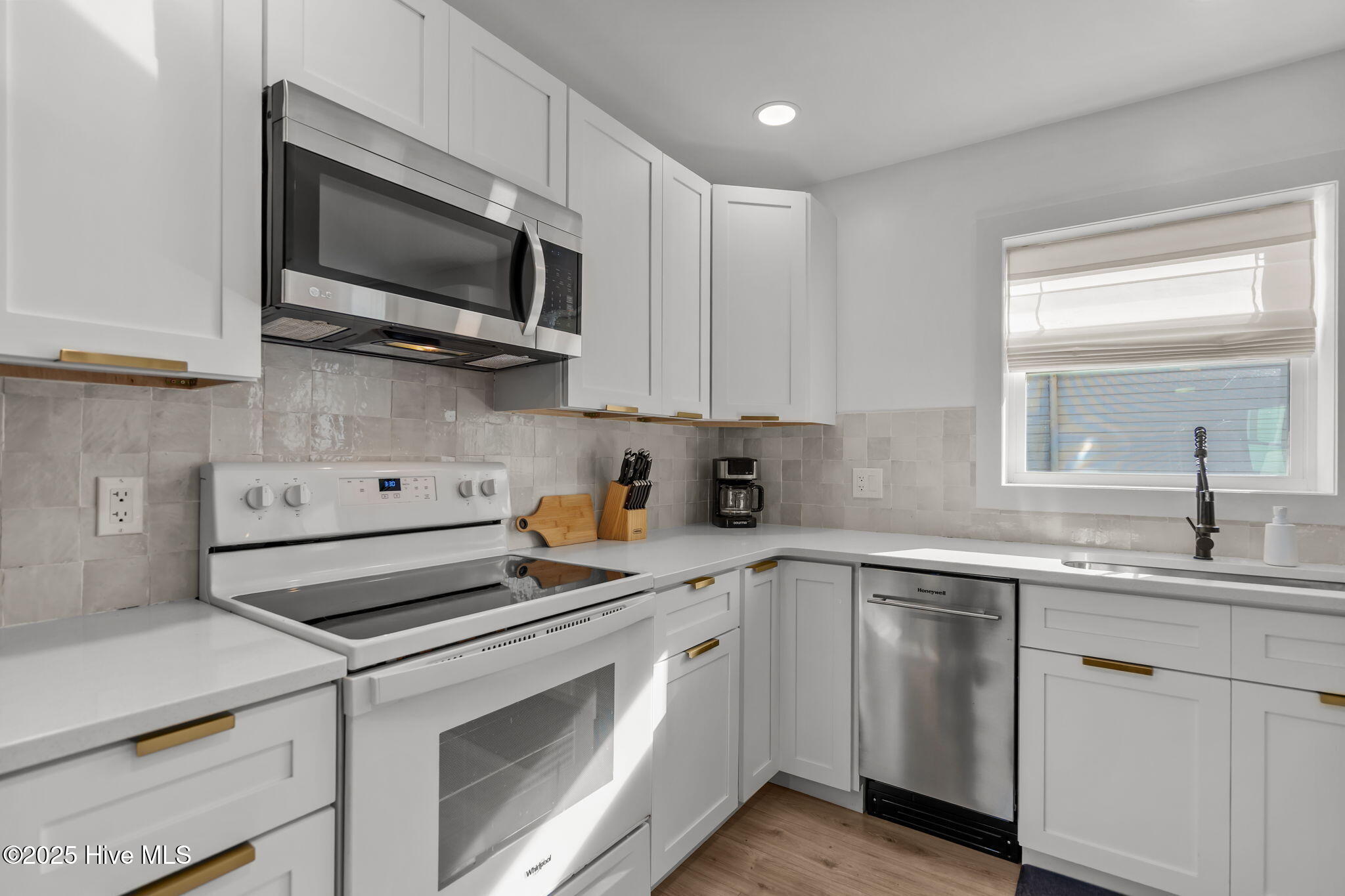 100541863 | Photo 42