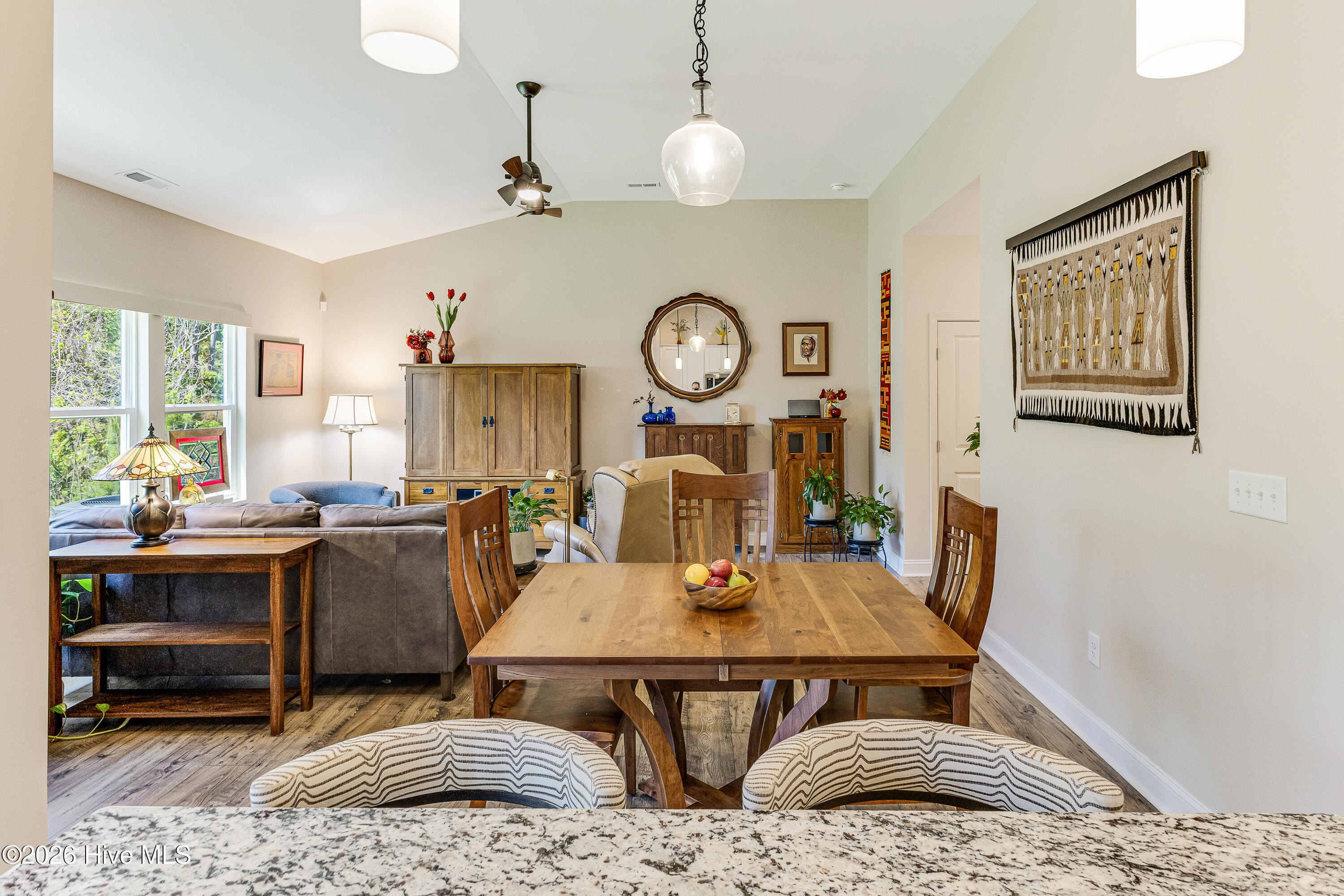 100565599 | Photo 17