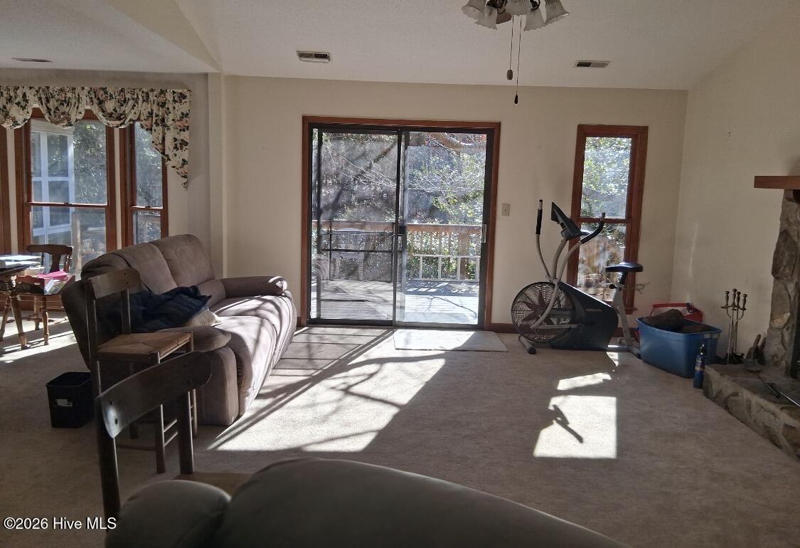 100522283 | Photo 25