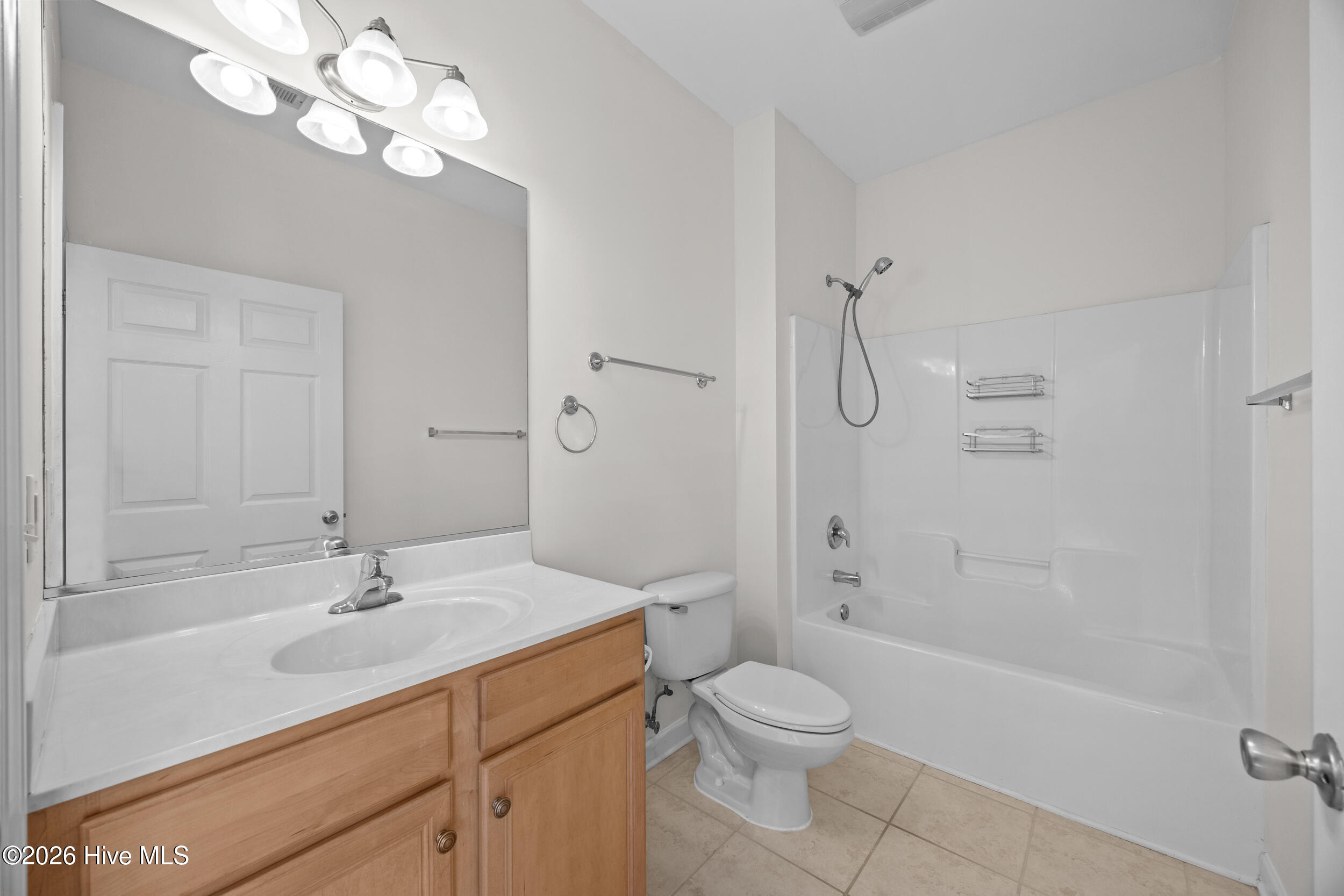 100566827 | Photo 12