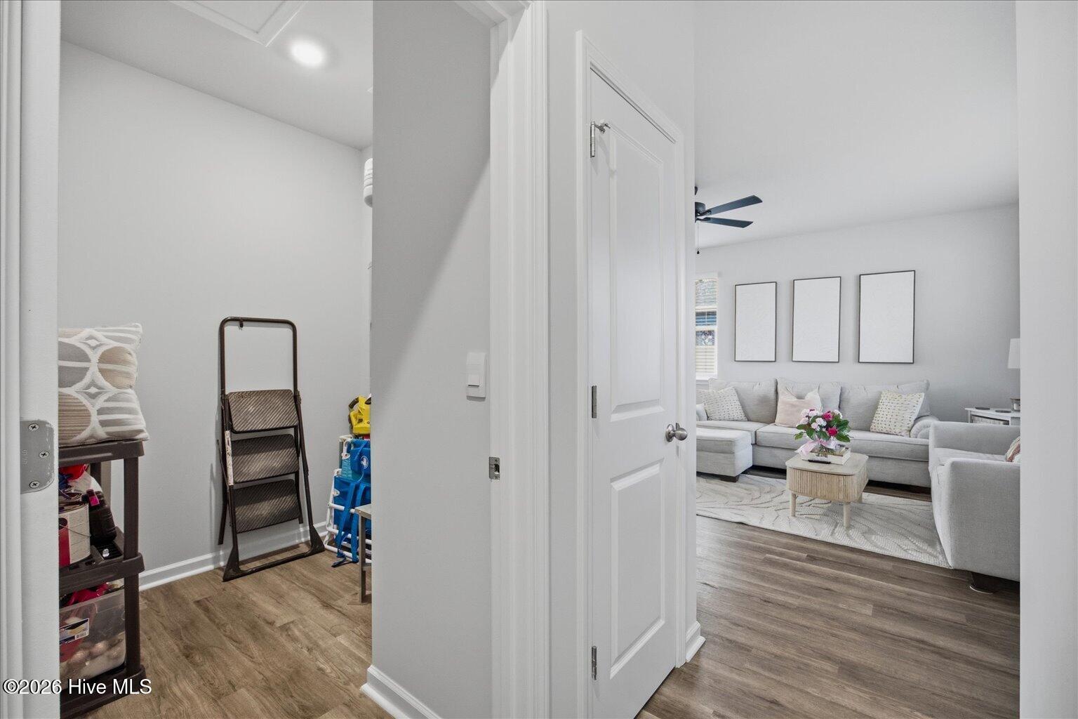 100557275 | Photo 21