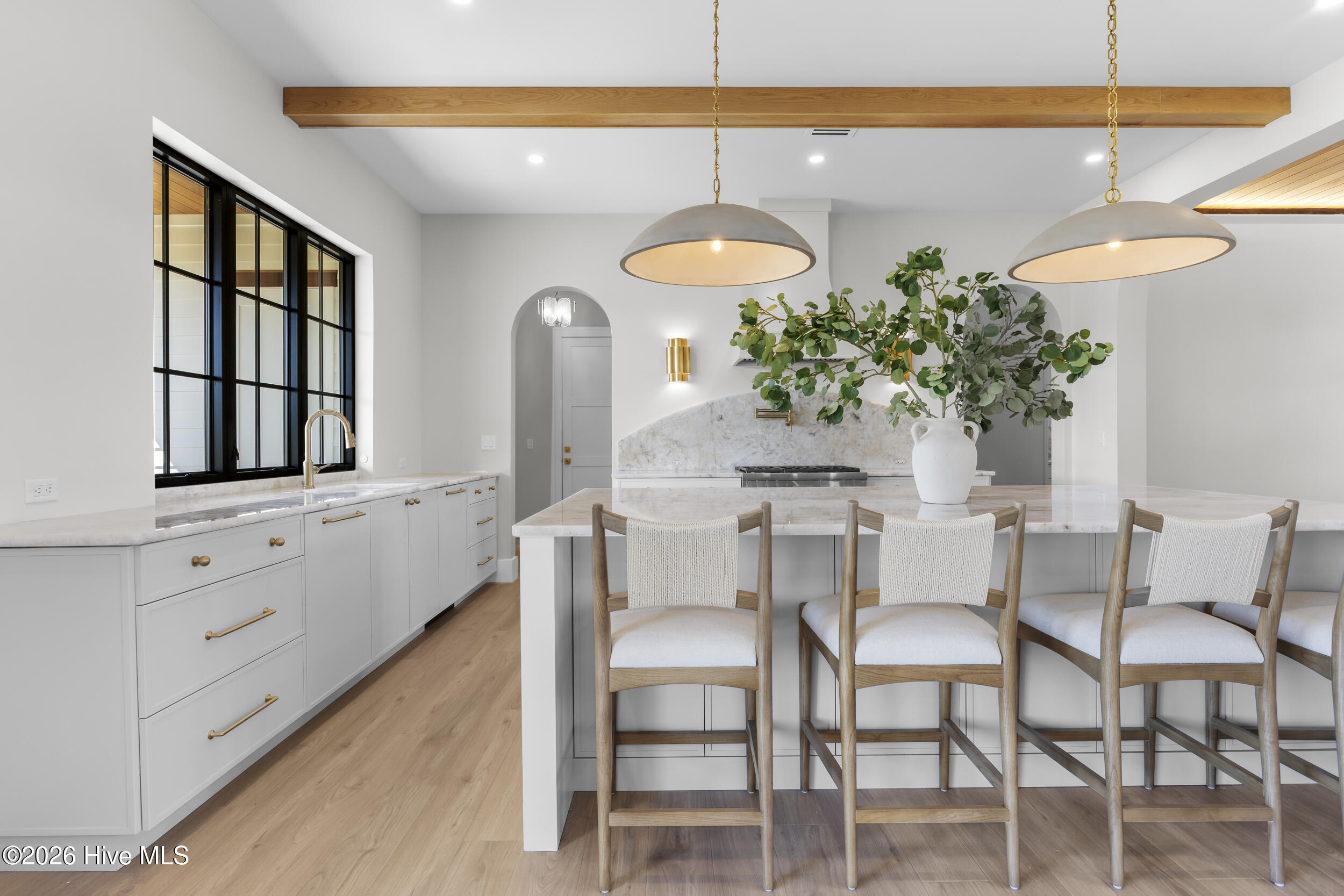 100561987 | Photo 31