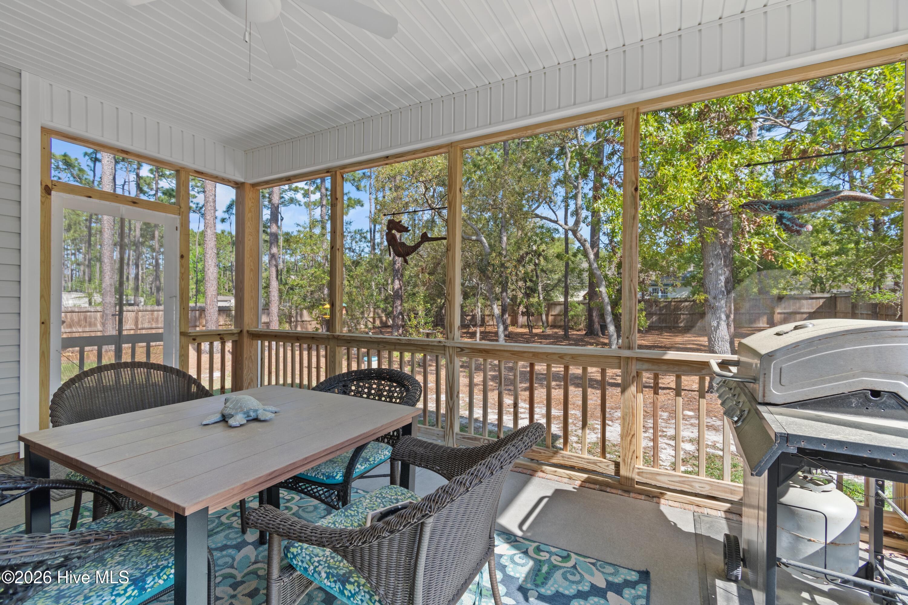 100568051 | Photo 33