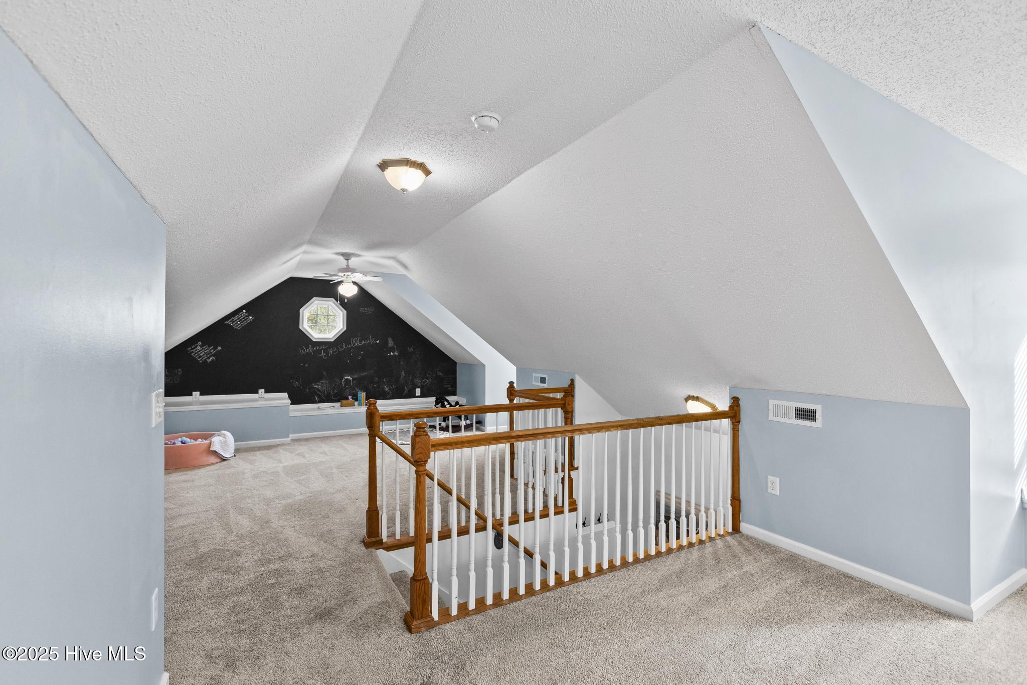 100546183 | Photo 51