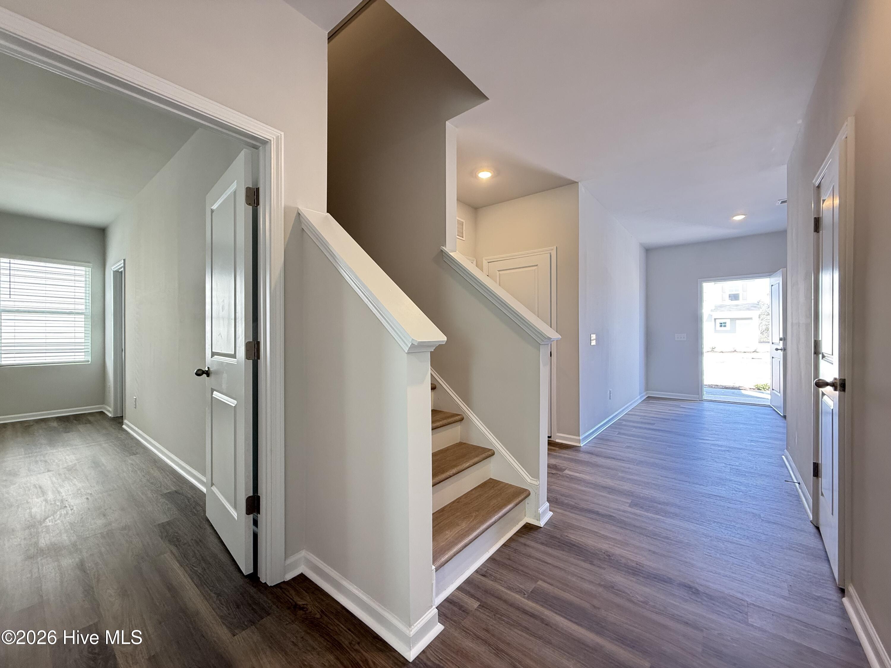 100546589 | Photo 26