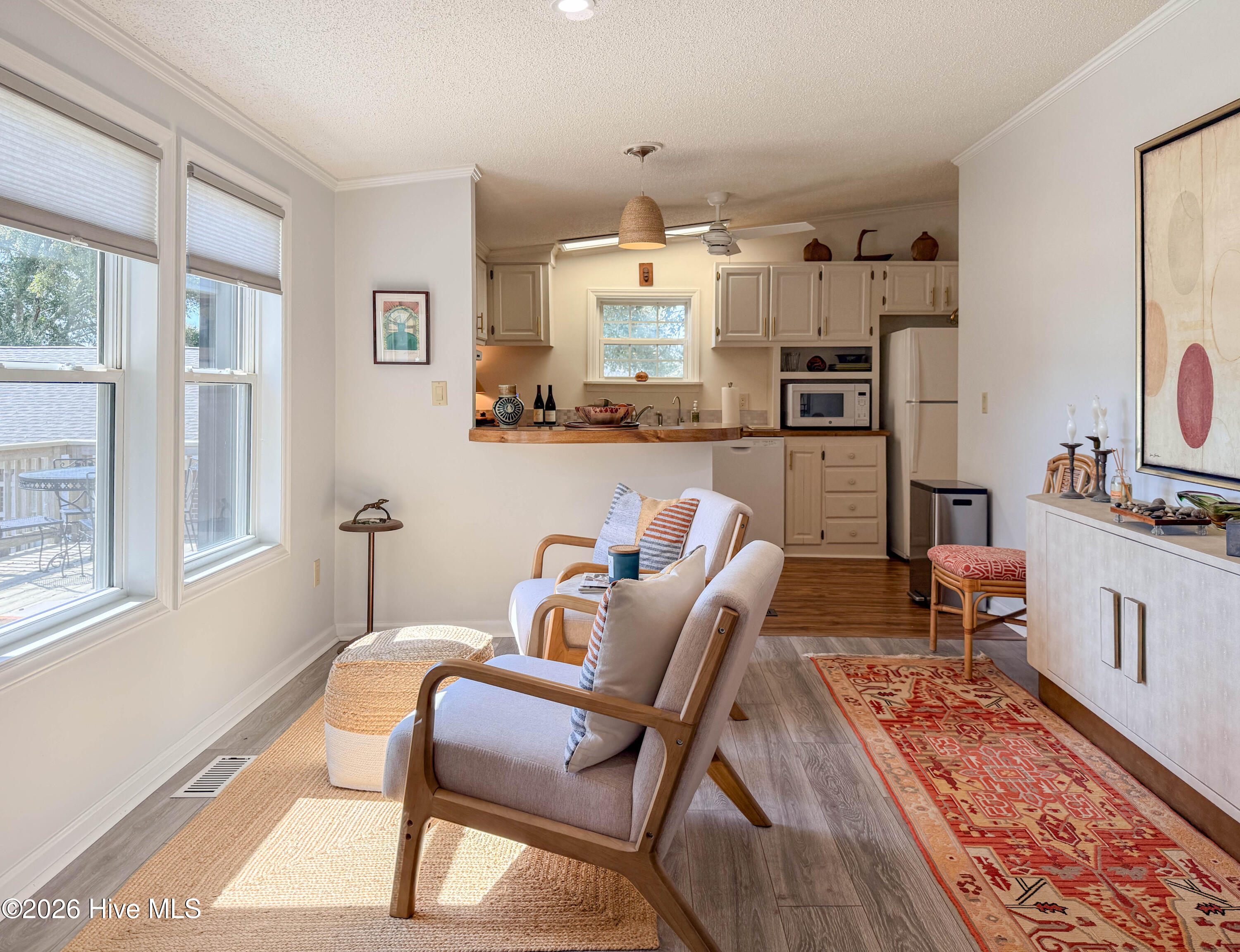 100559362 | Photo 11