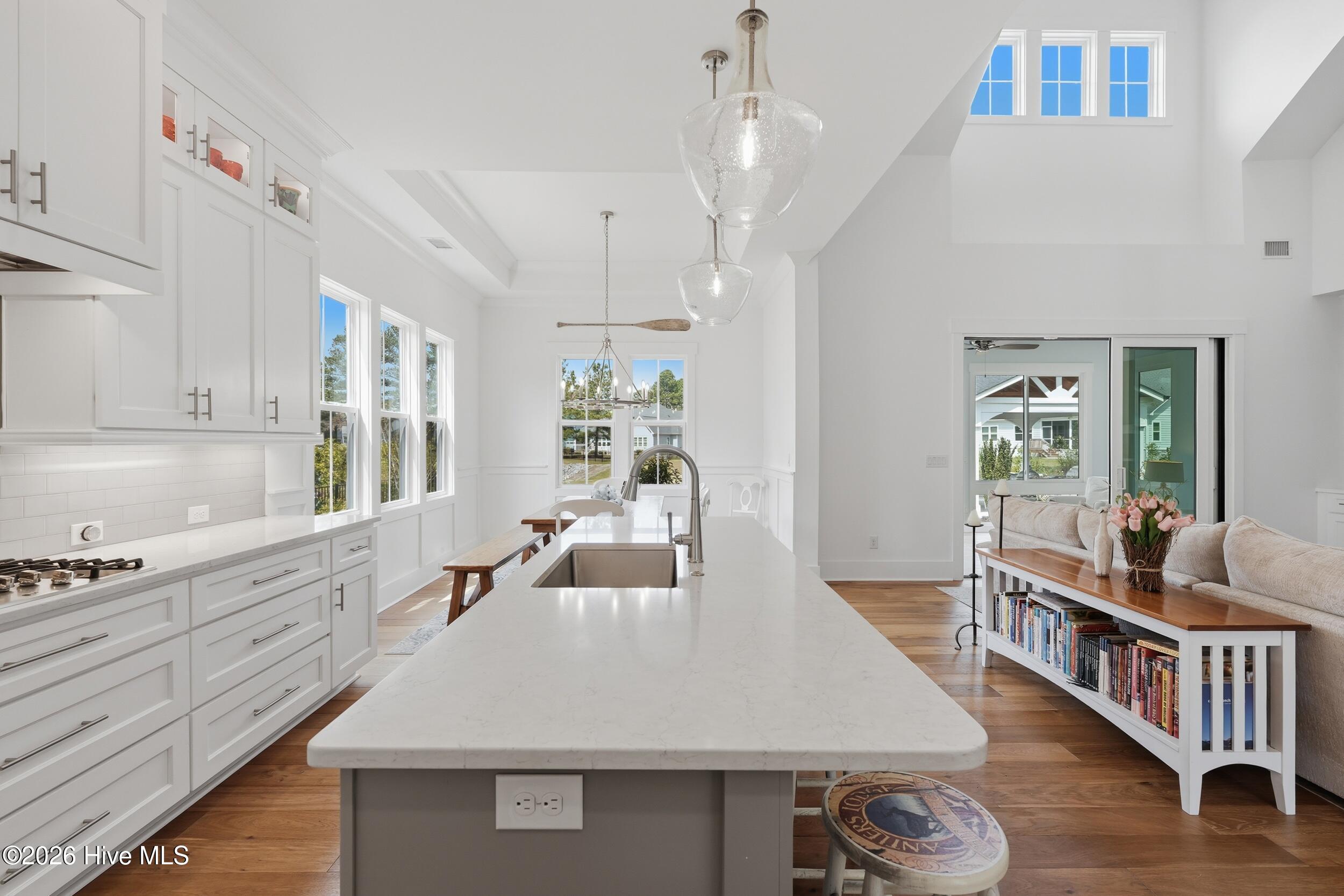 100563980 | Photo 18