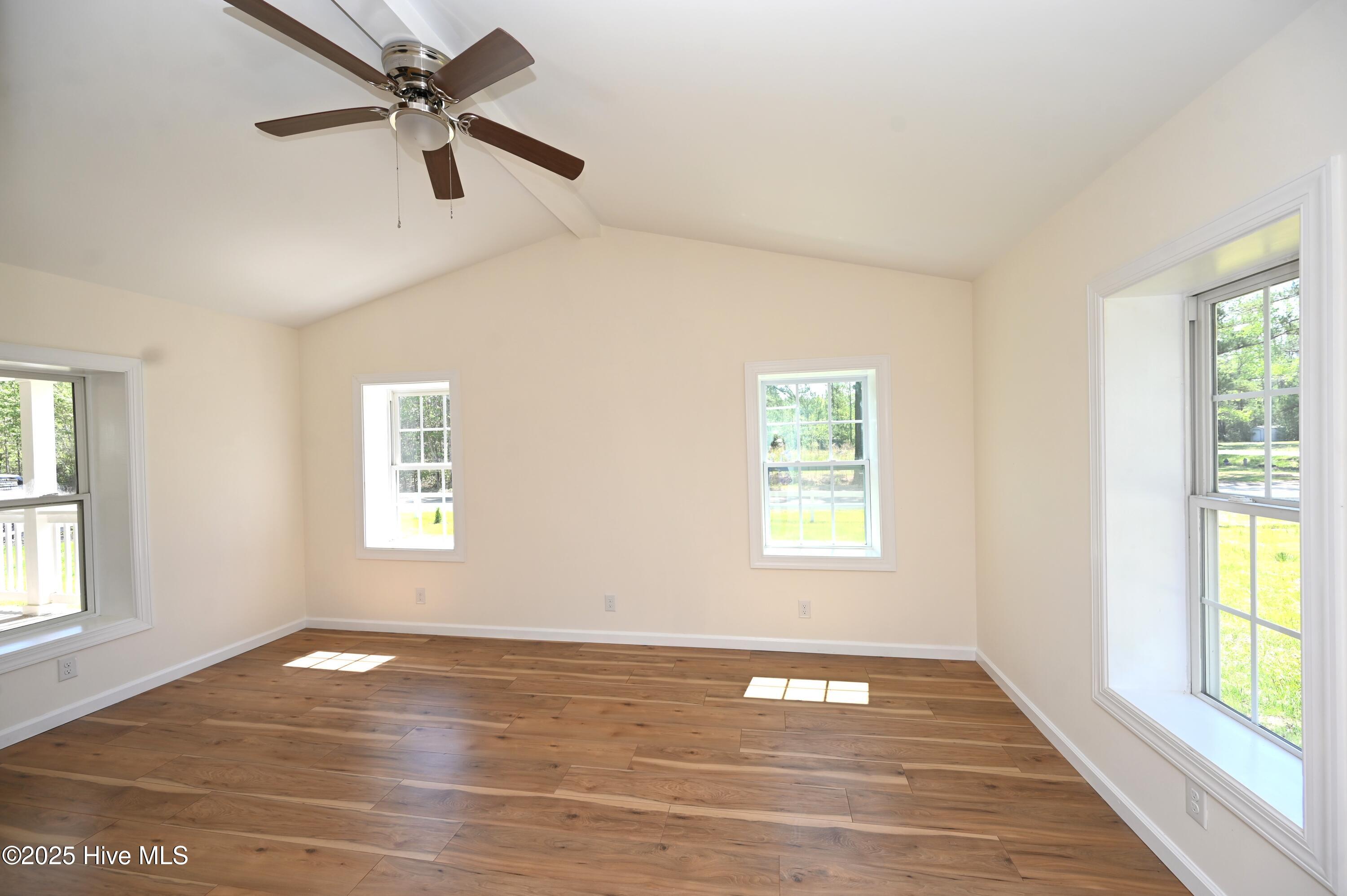 100500165 | Photo 13