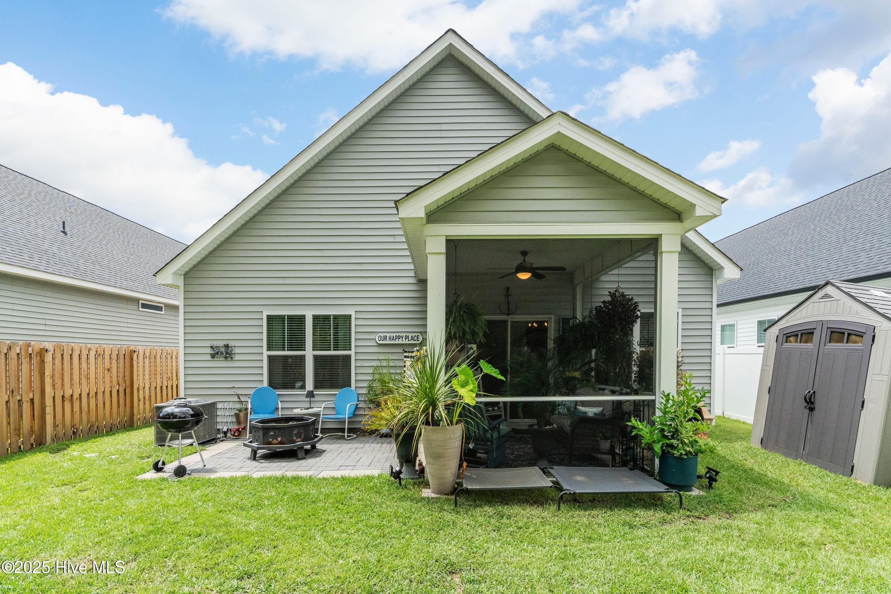 100525956 | Photo 15