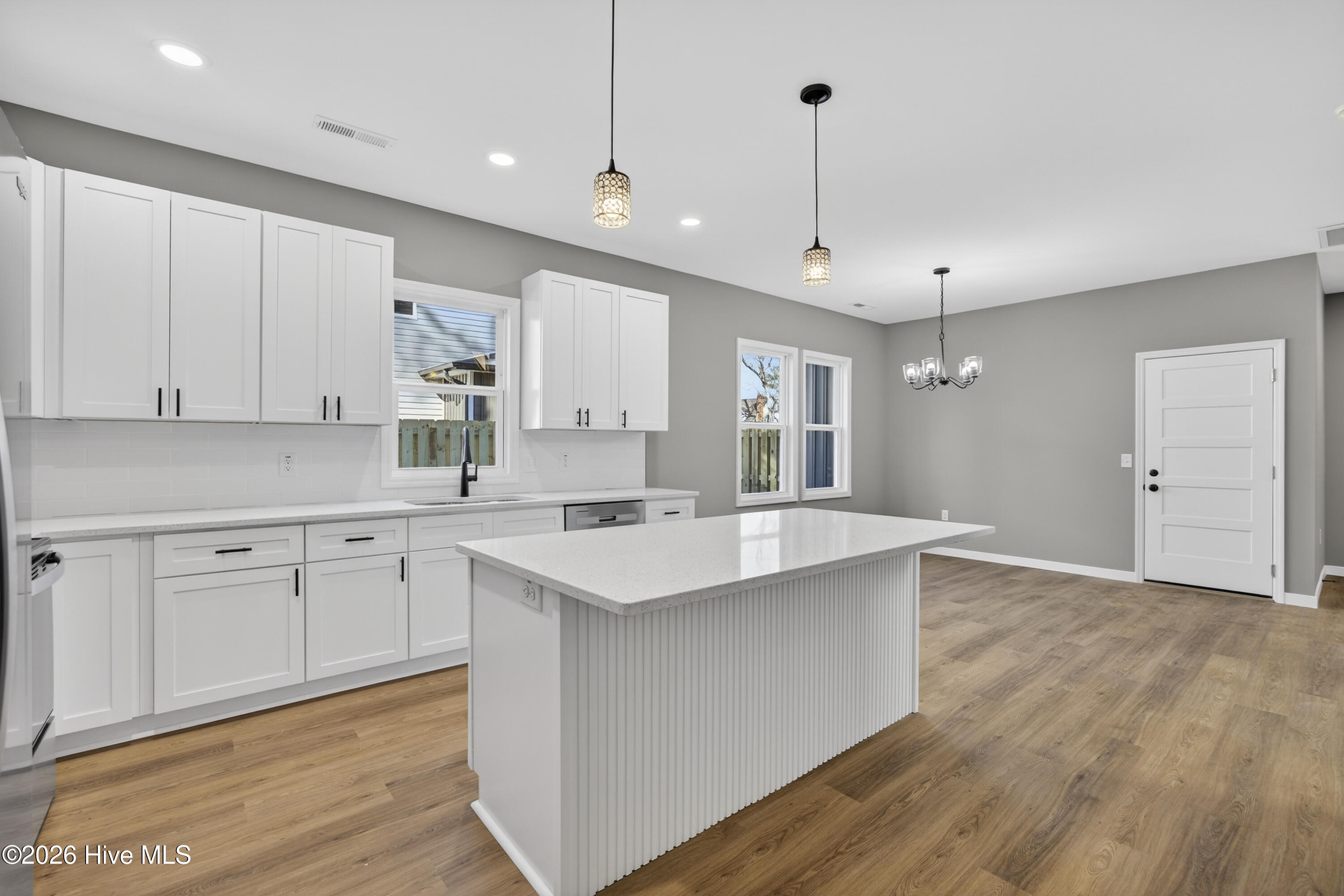 100550006 | Photo 17