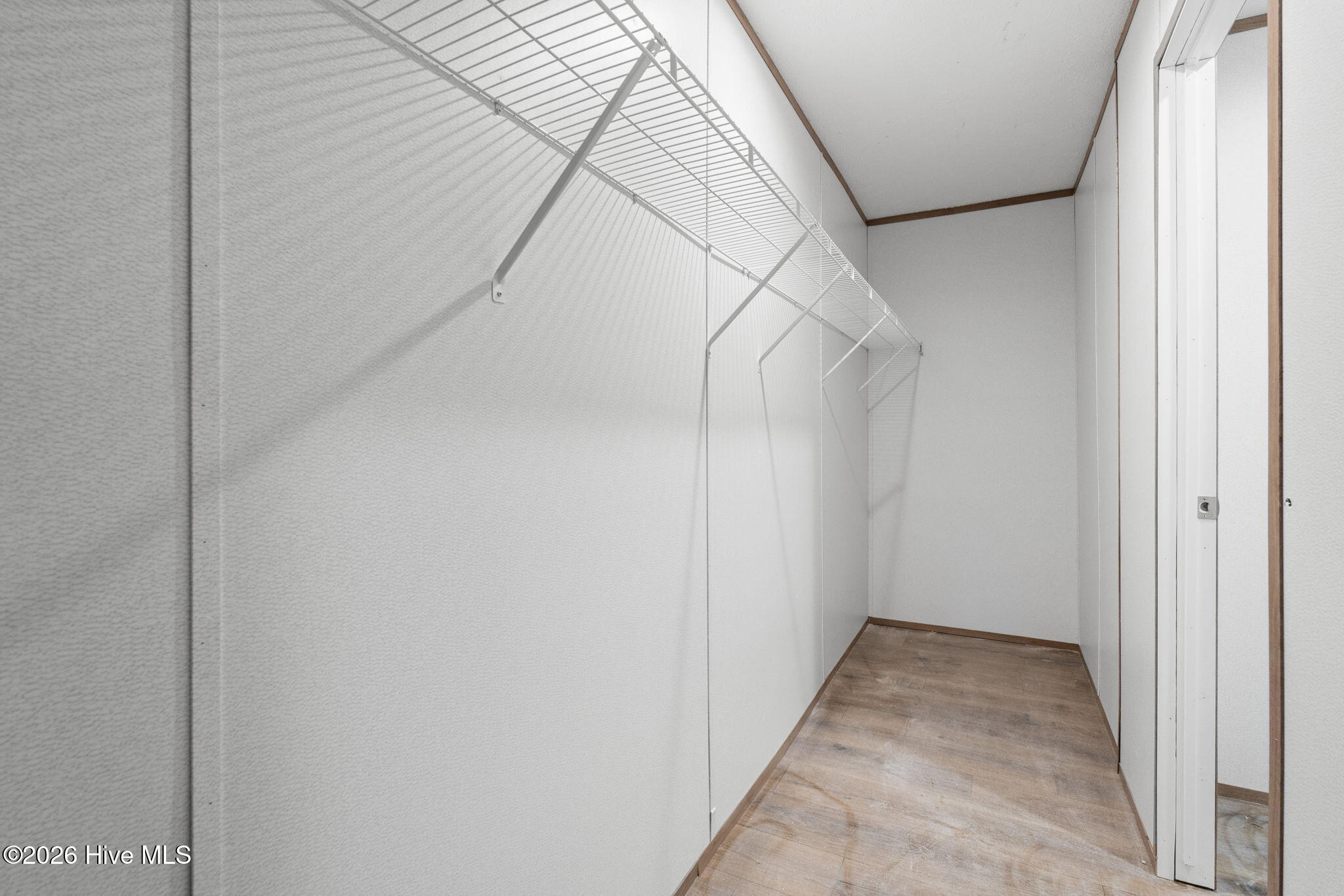 100569950 | Photo 26