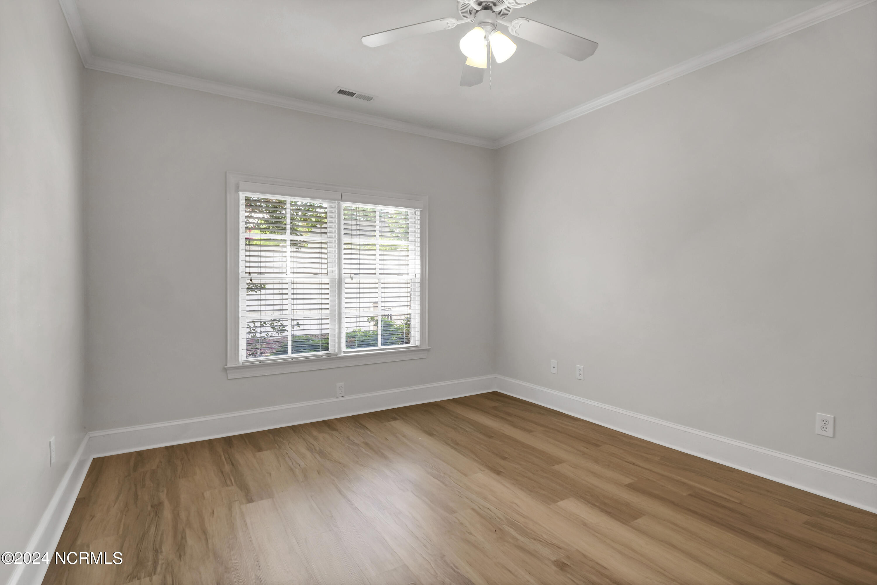 100544215 | Photo 14