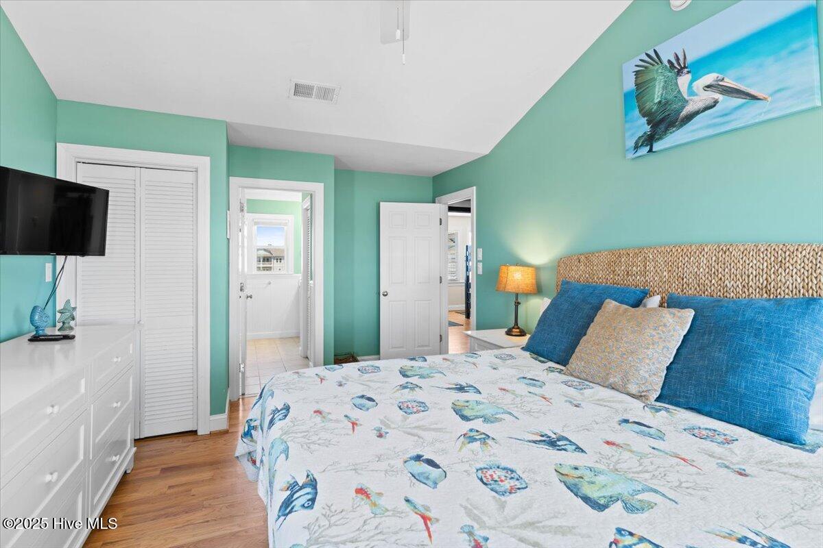 100513648 | Photo 25