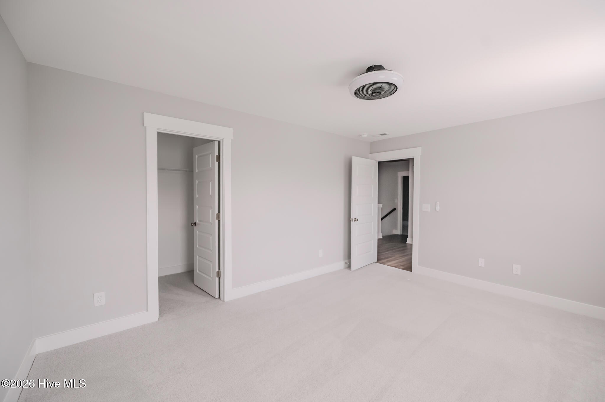 100567790 | Photo 60