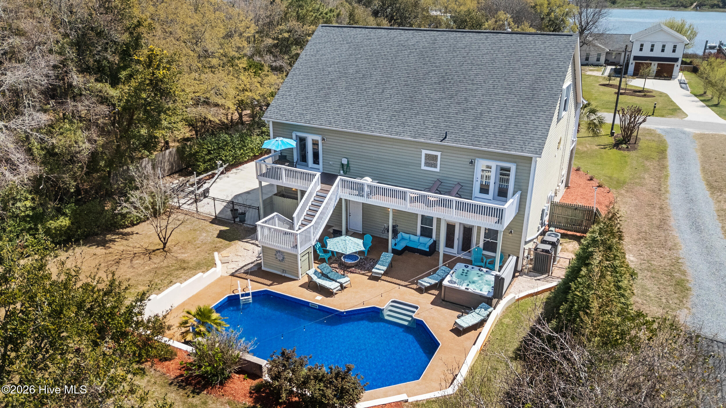 100567542 | Photo 77