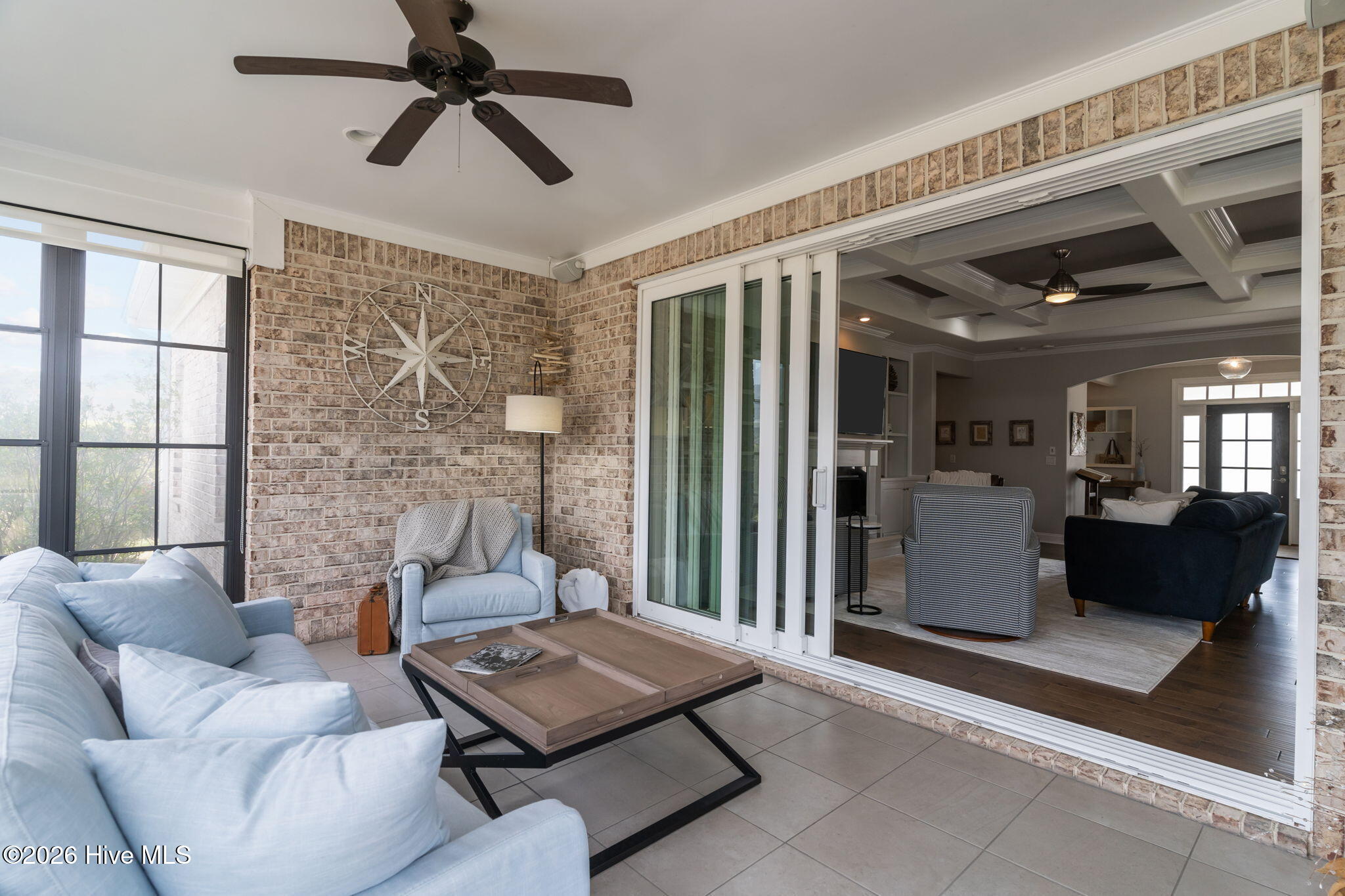 100560533 | Photo 19