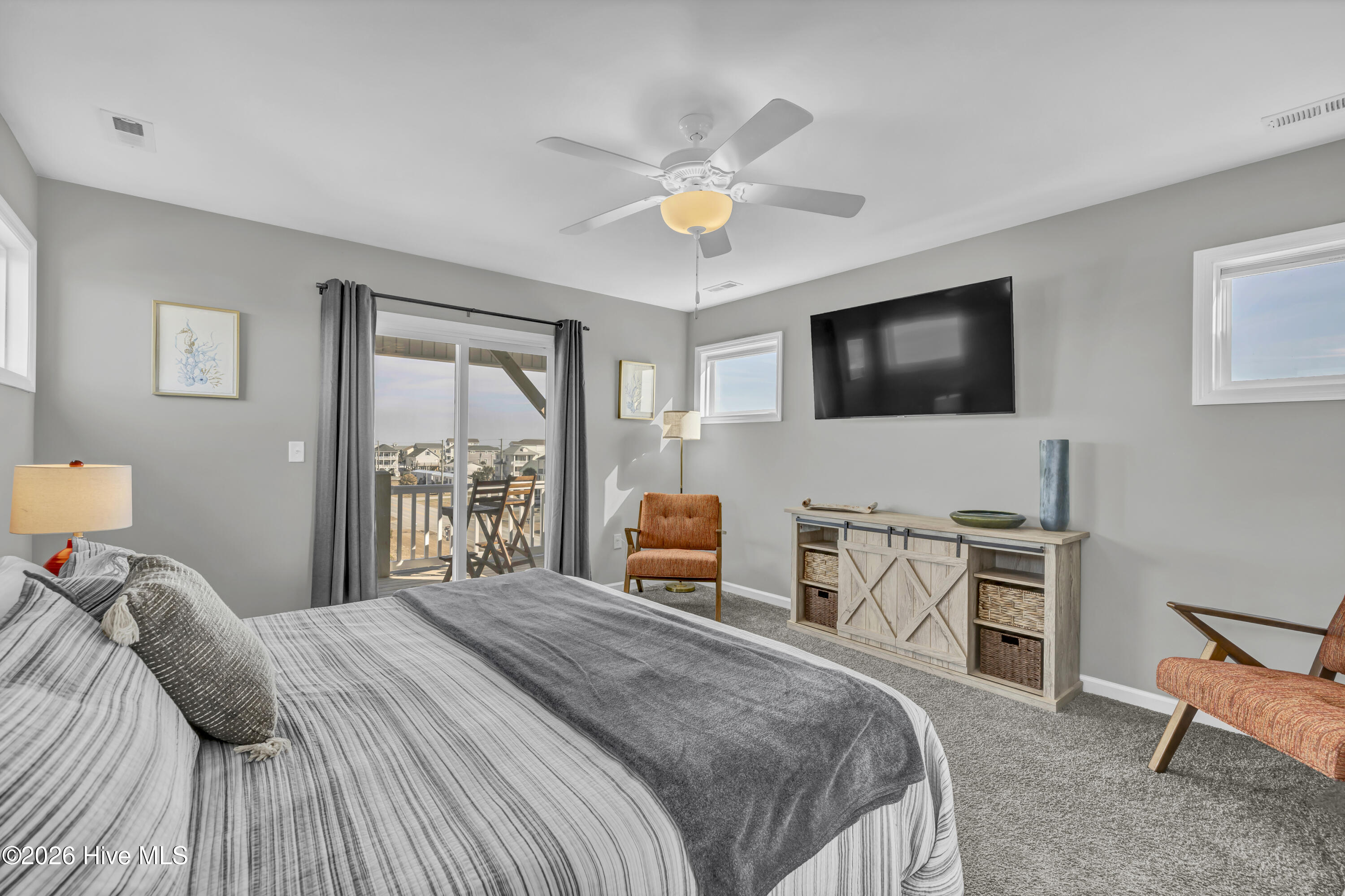 100547519 | Photo 34