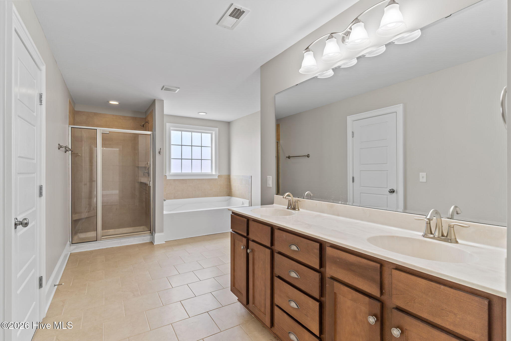 100555692 | Photo 29