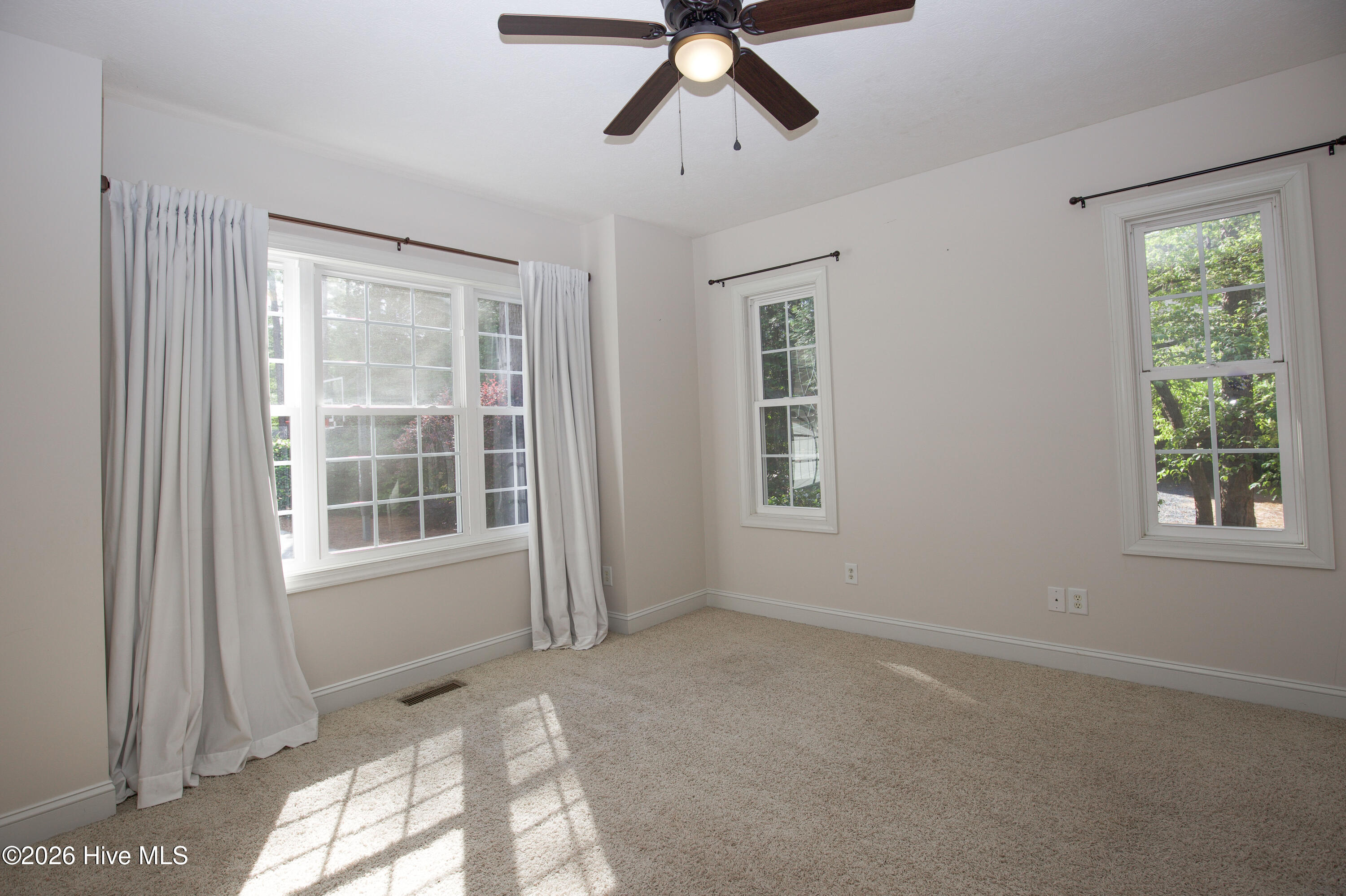 16 Montrose Ct-48