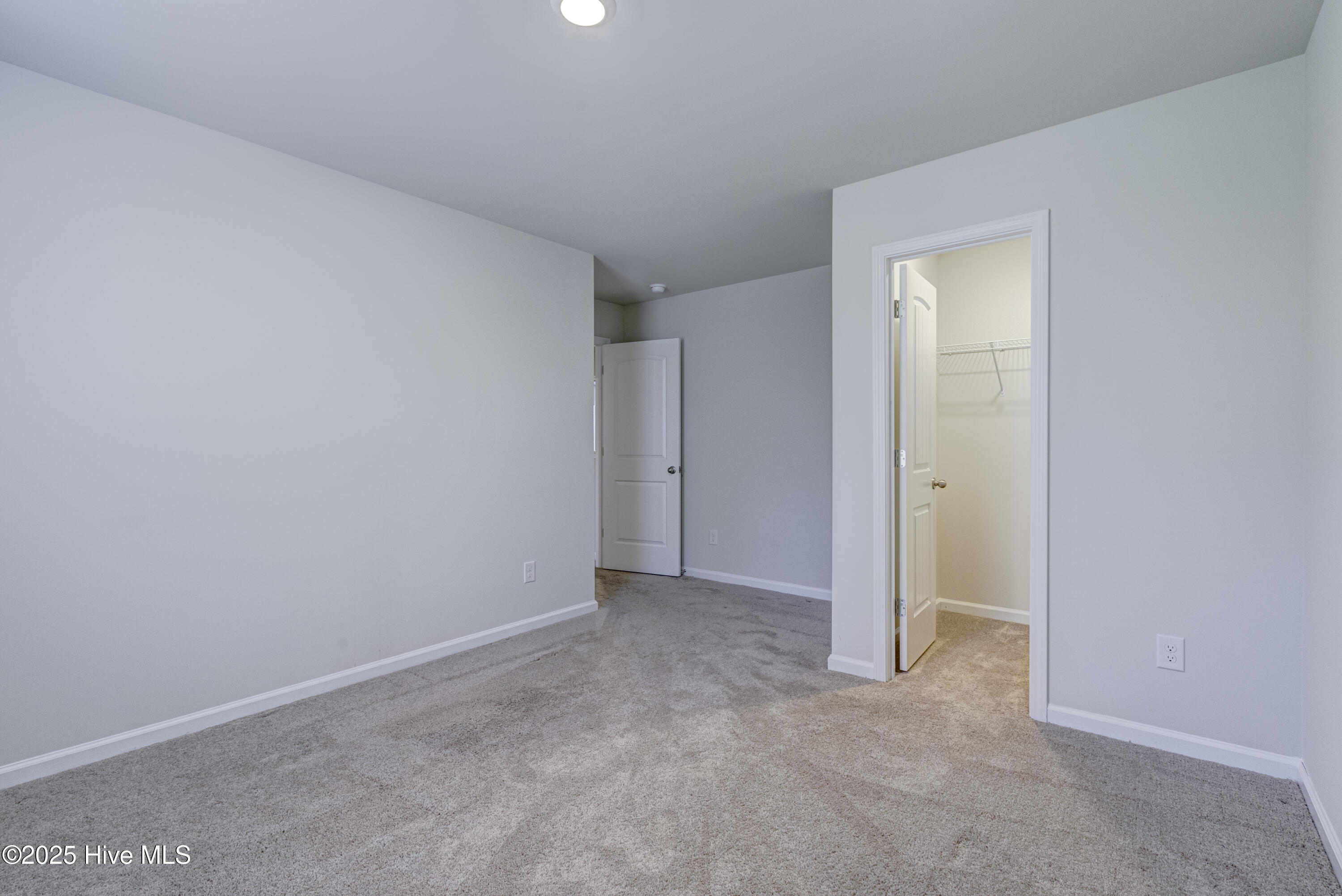 100528230 | Photo 41