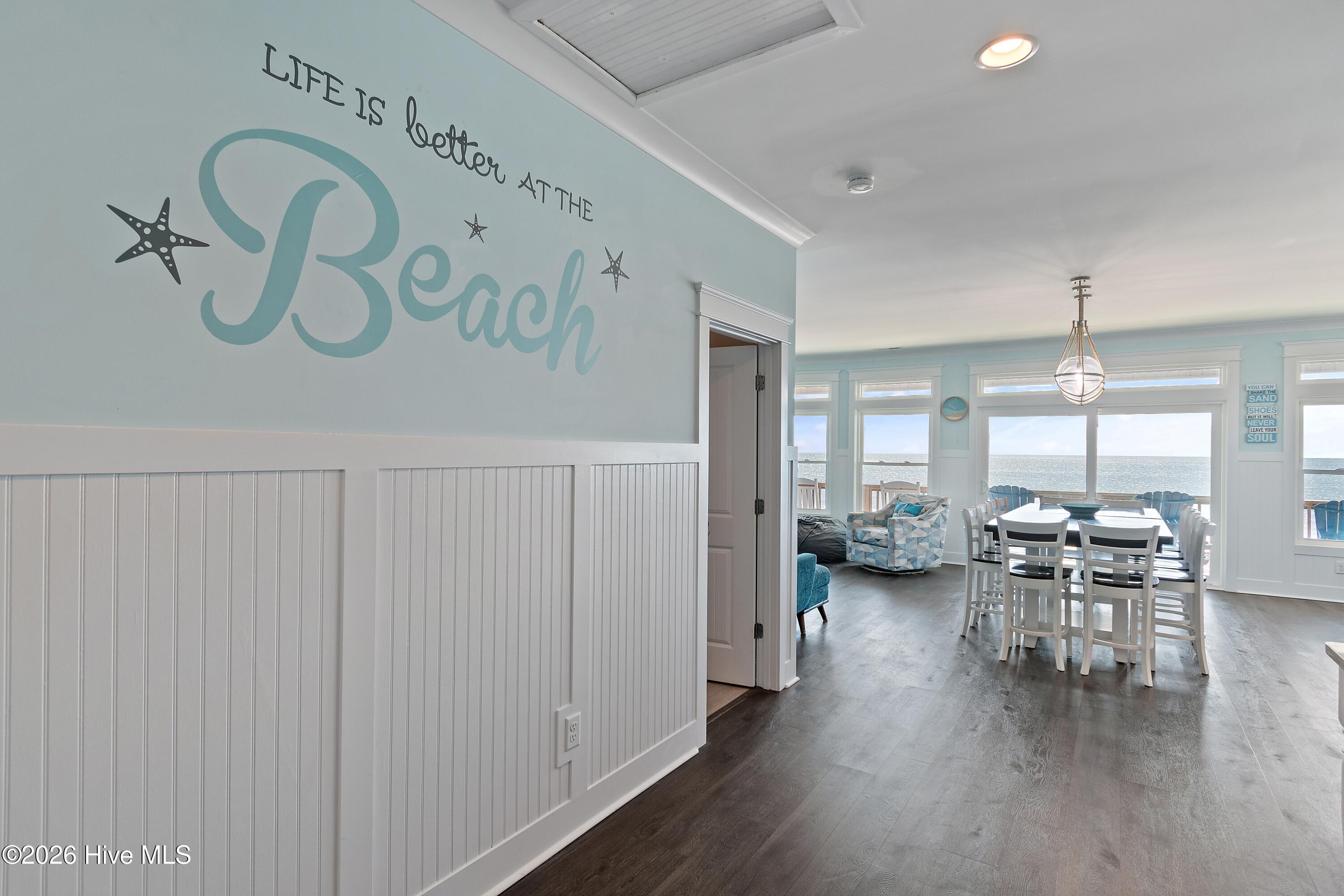 100557175 | Photo 36