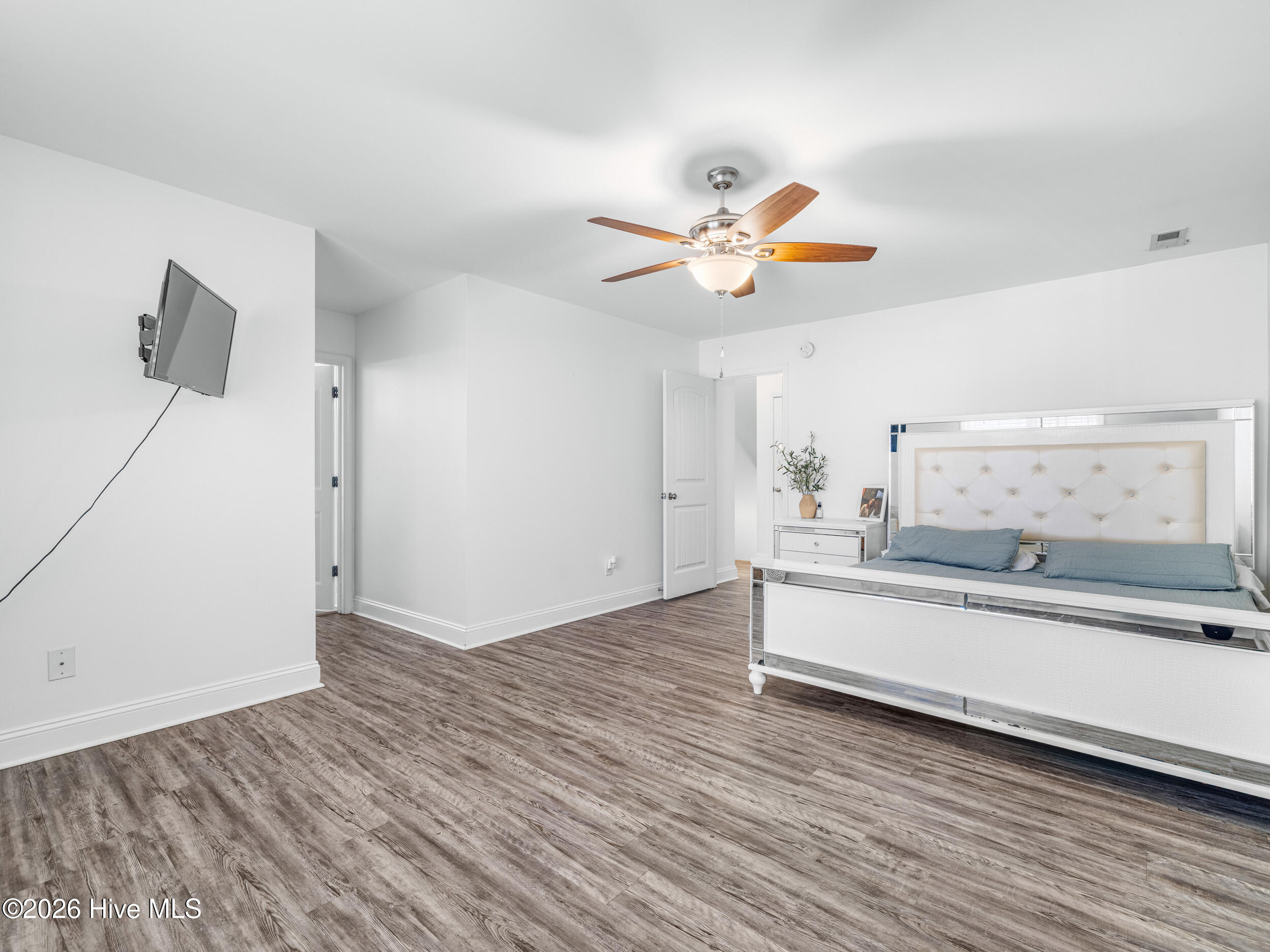 100562171 | Photo 29