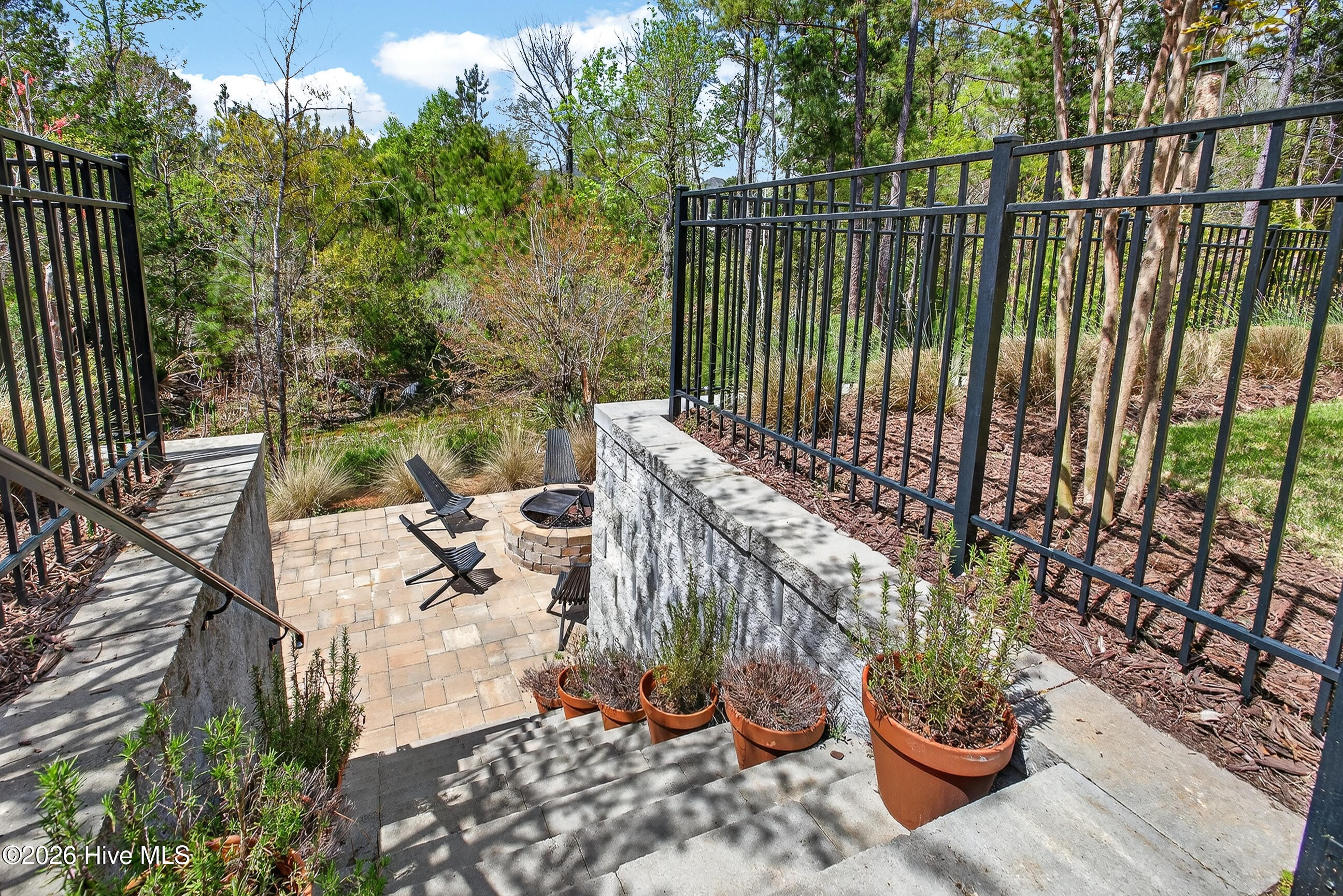 100564541 | Photo 56