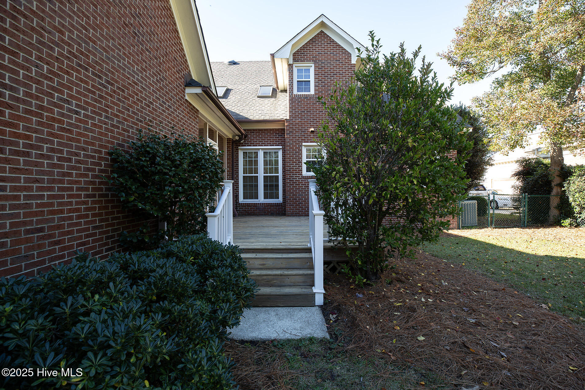 100541648 | Photo 56