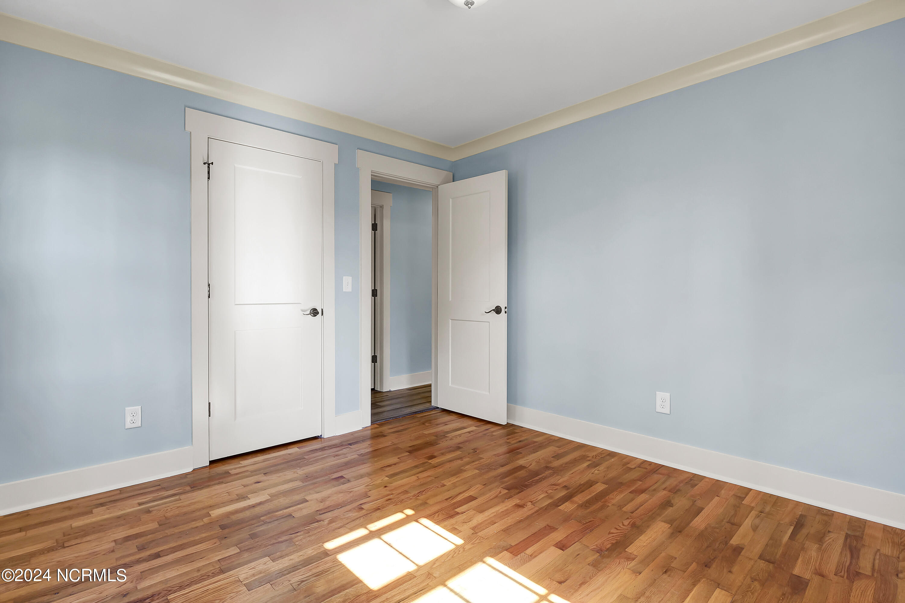 100515683 | Photo 21