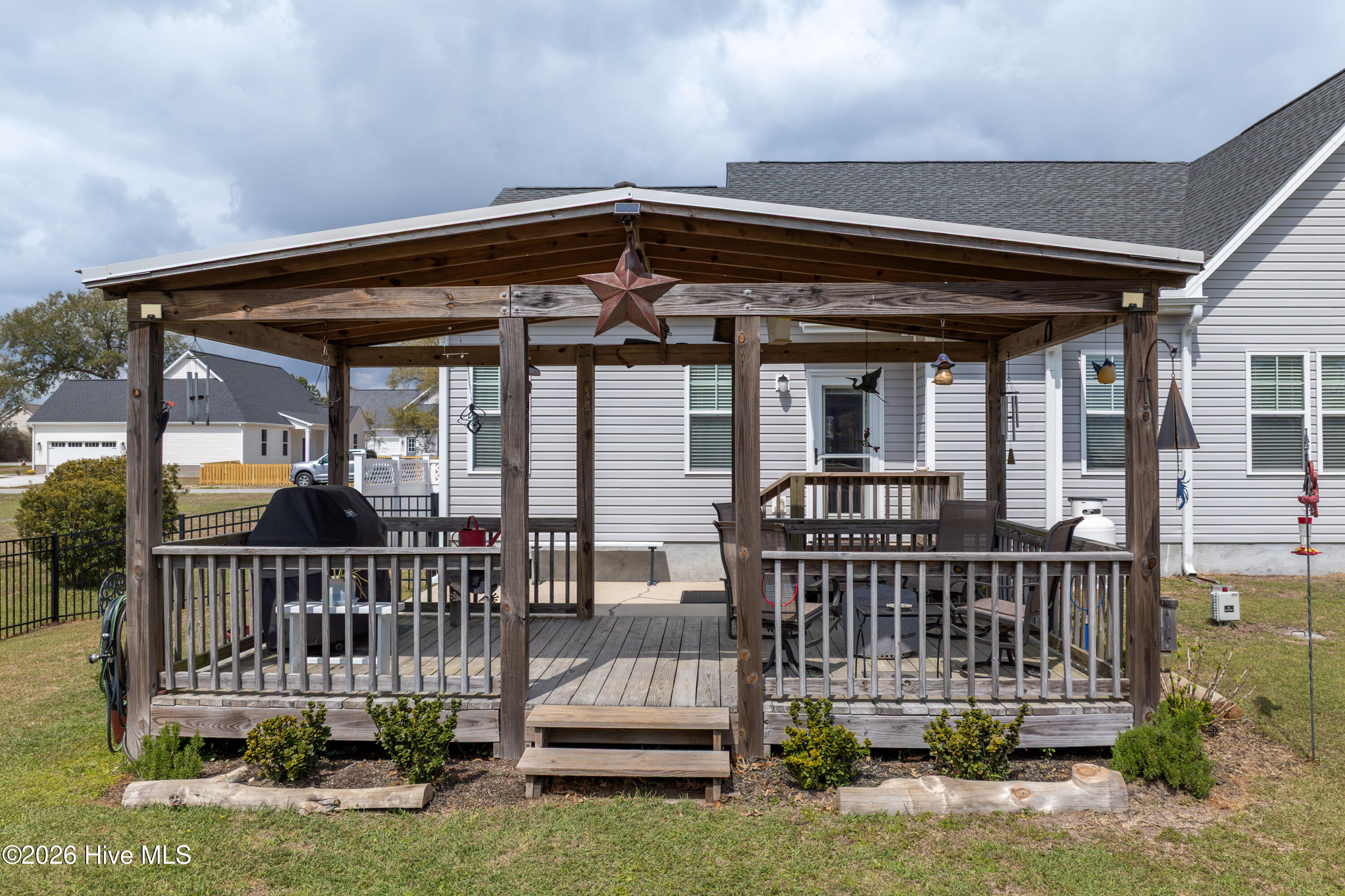 100563582 | Photo 44