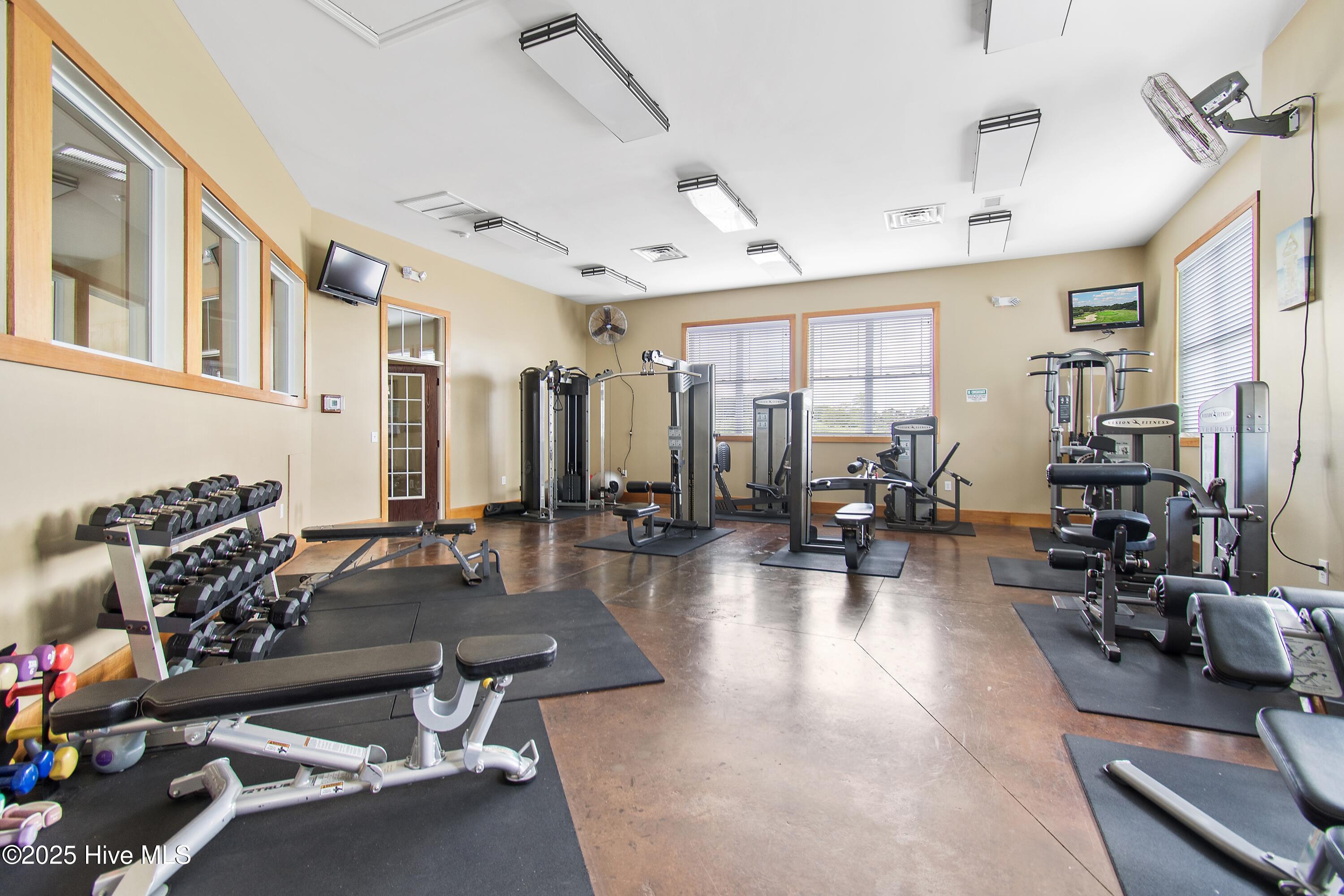 100559270 | Photo 23