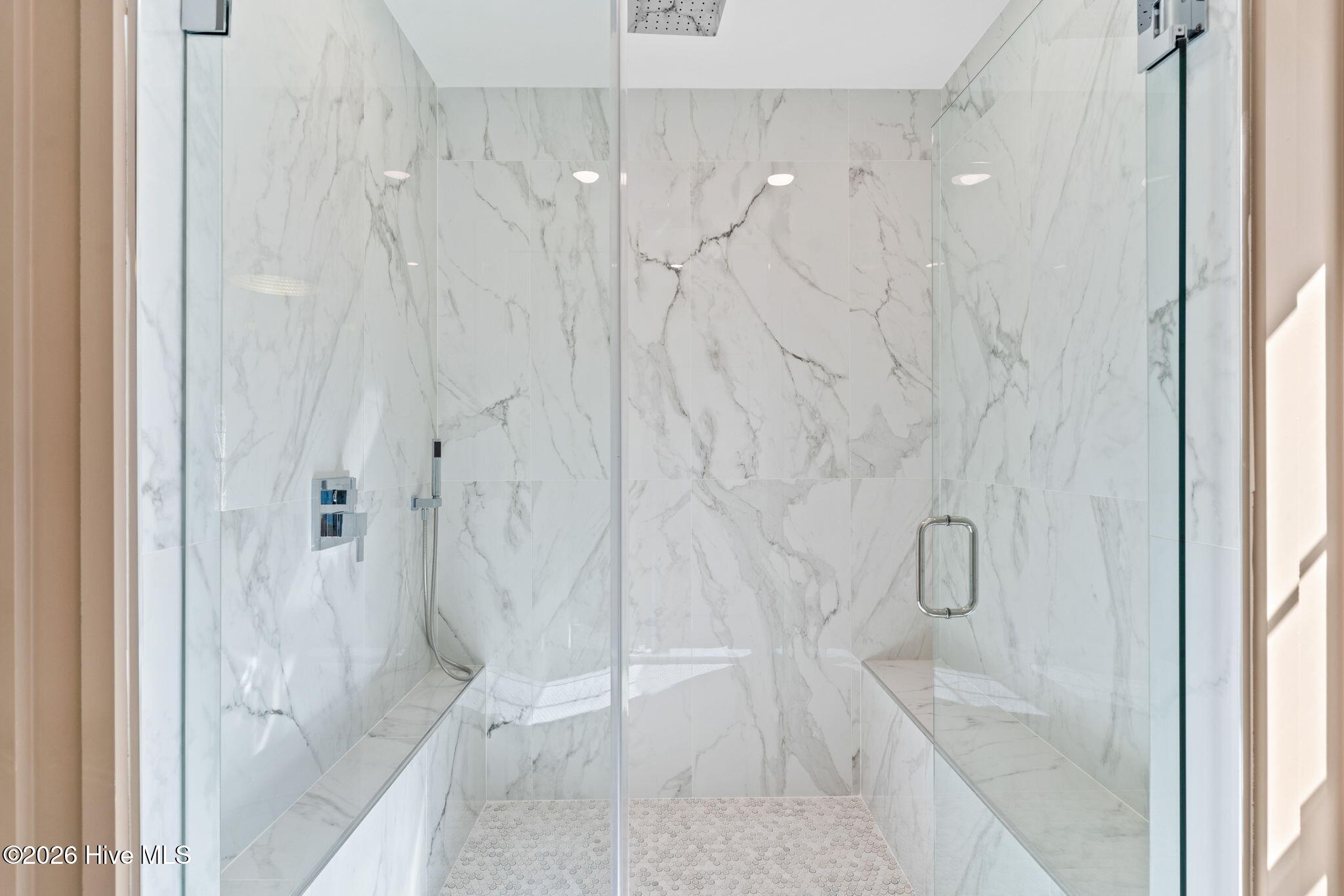 100559220 | Photo 26