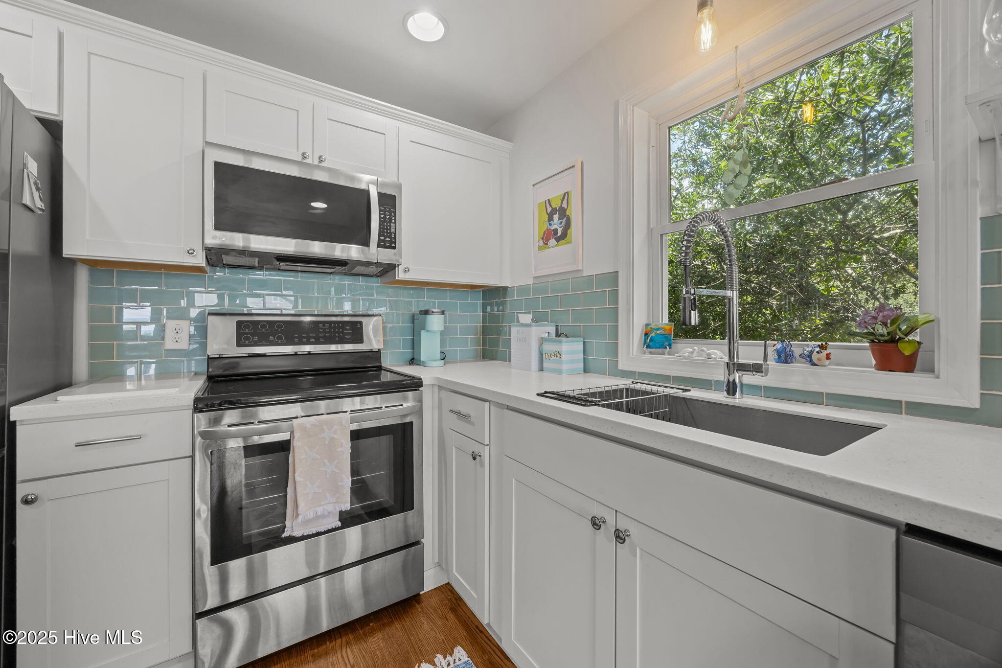 100522215 | Photo 18