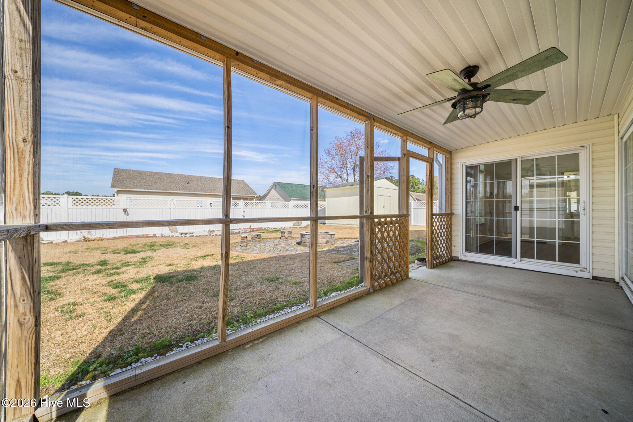 100556547 | Photo 35