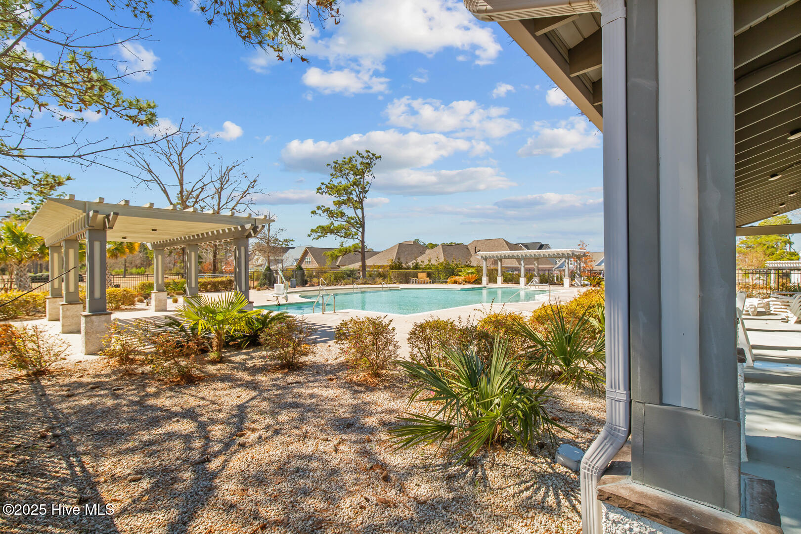 100504808 | Photo 41