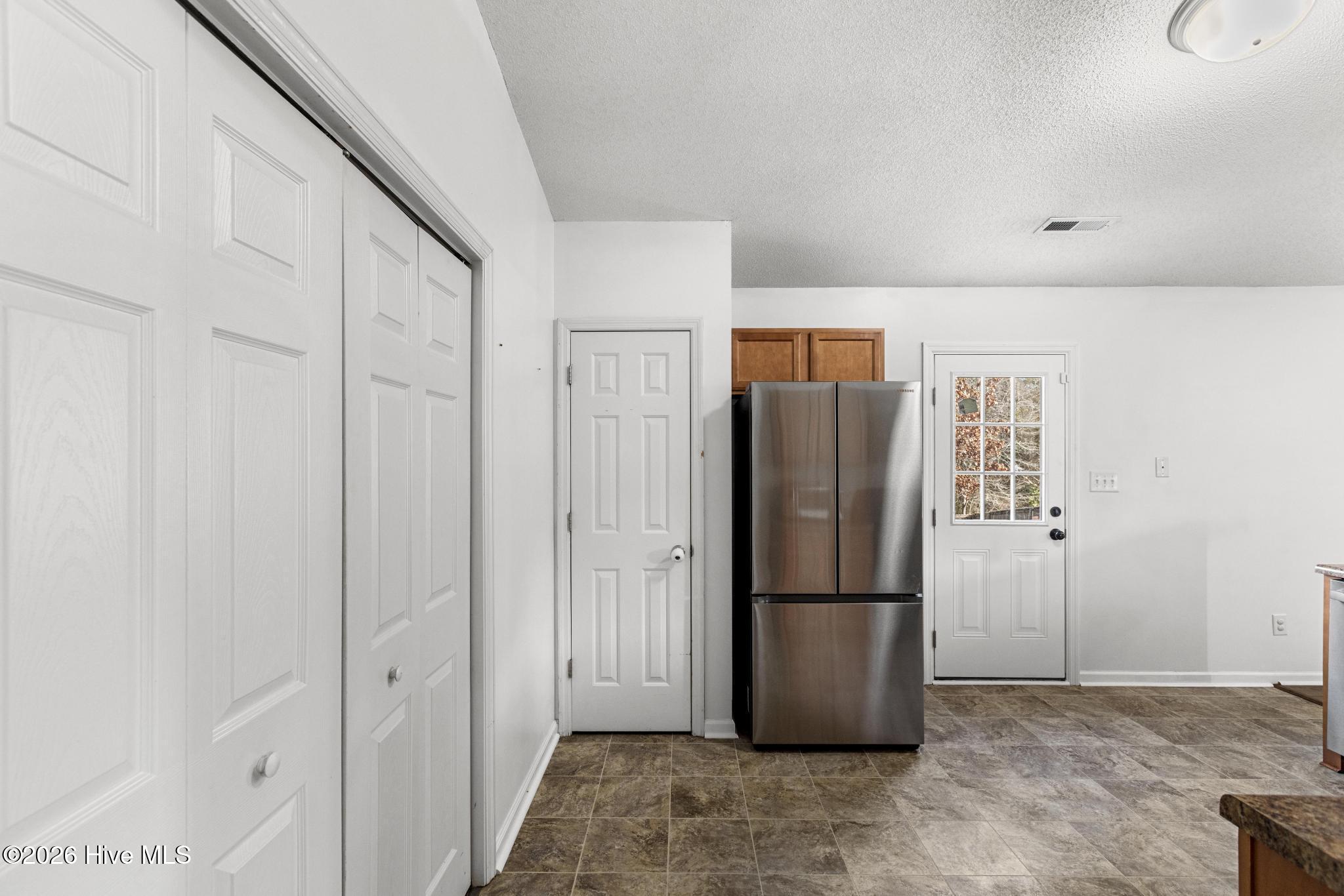 100549884 | Photo 13