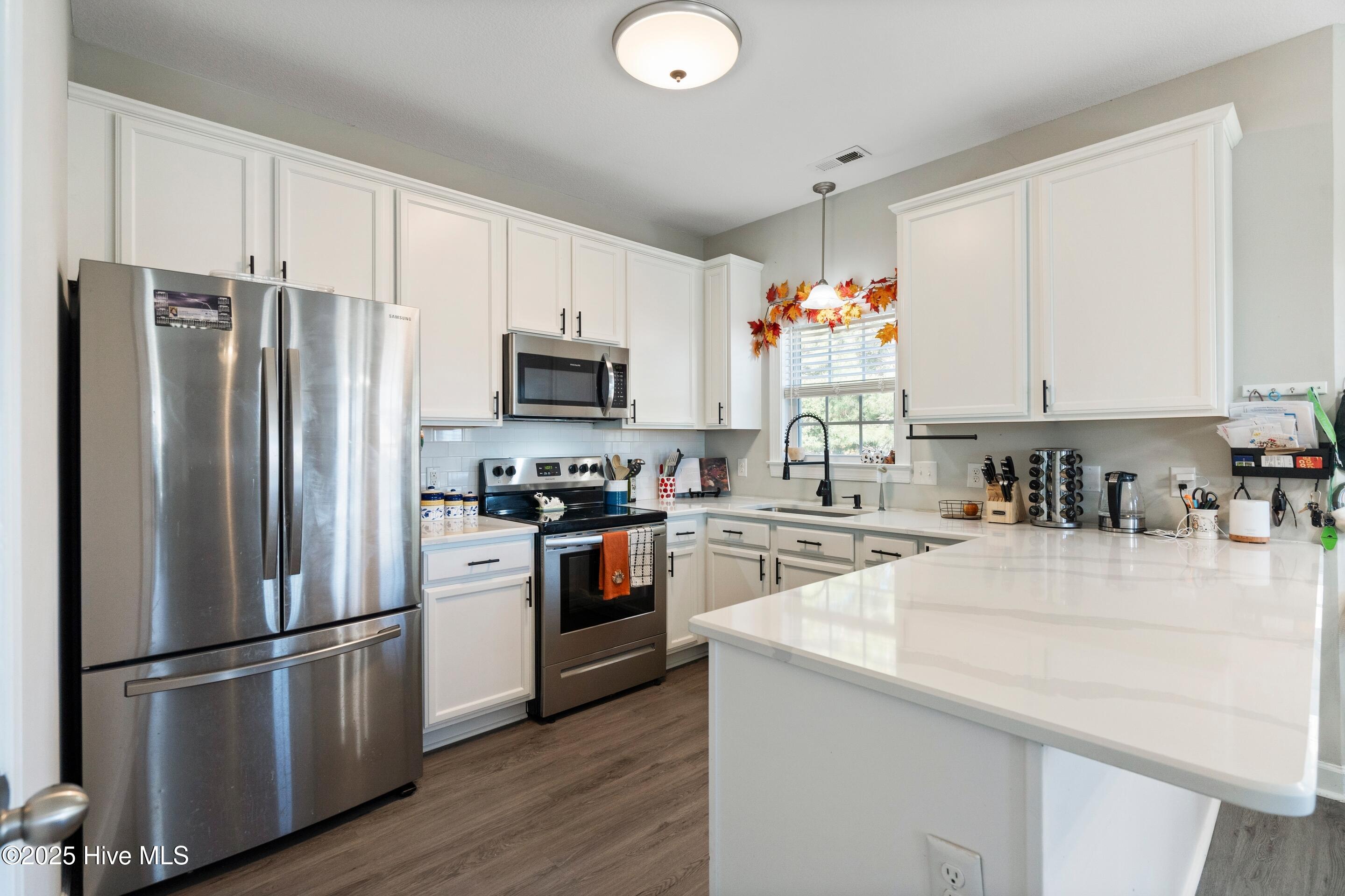 100539987 | Photo 15