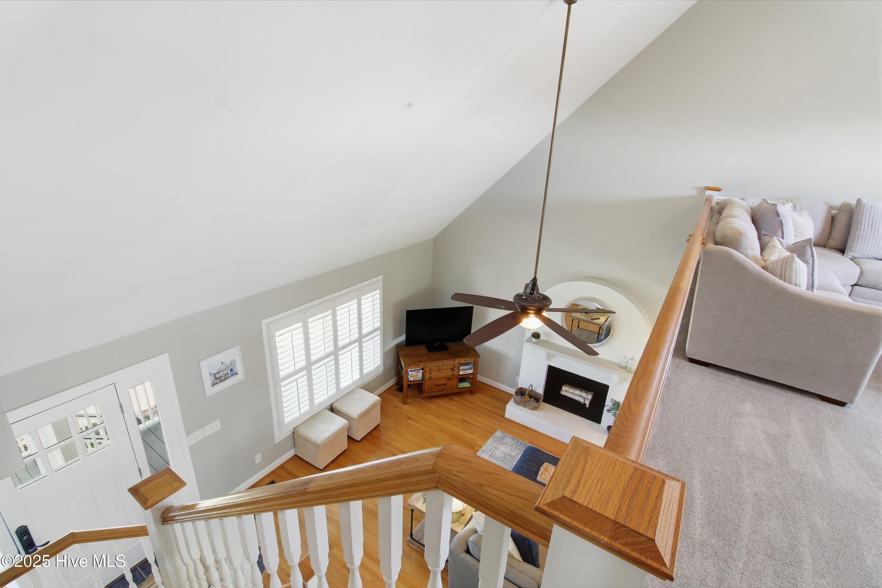 100557076 | Photo 24