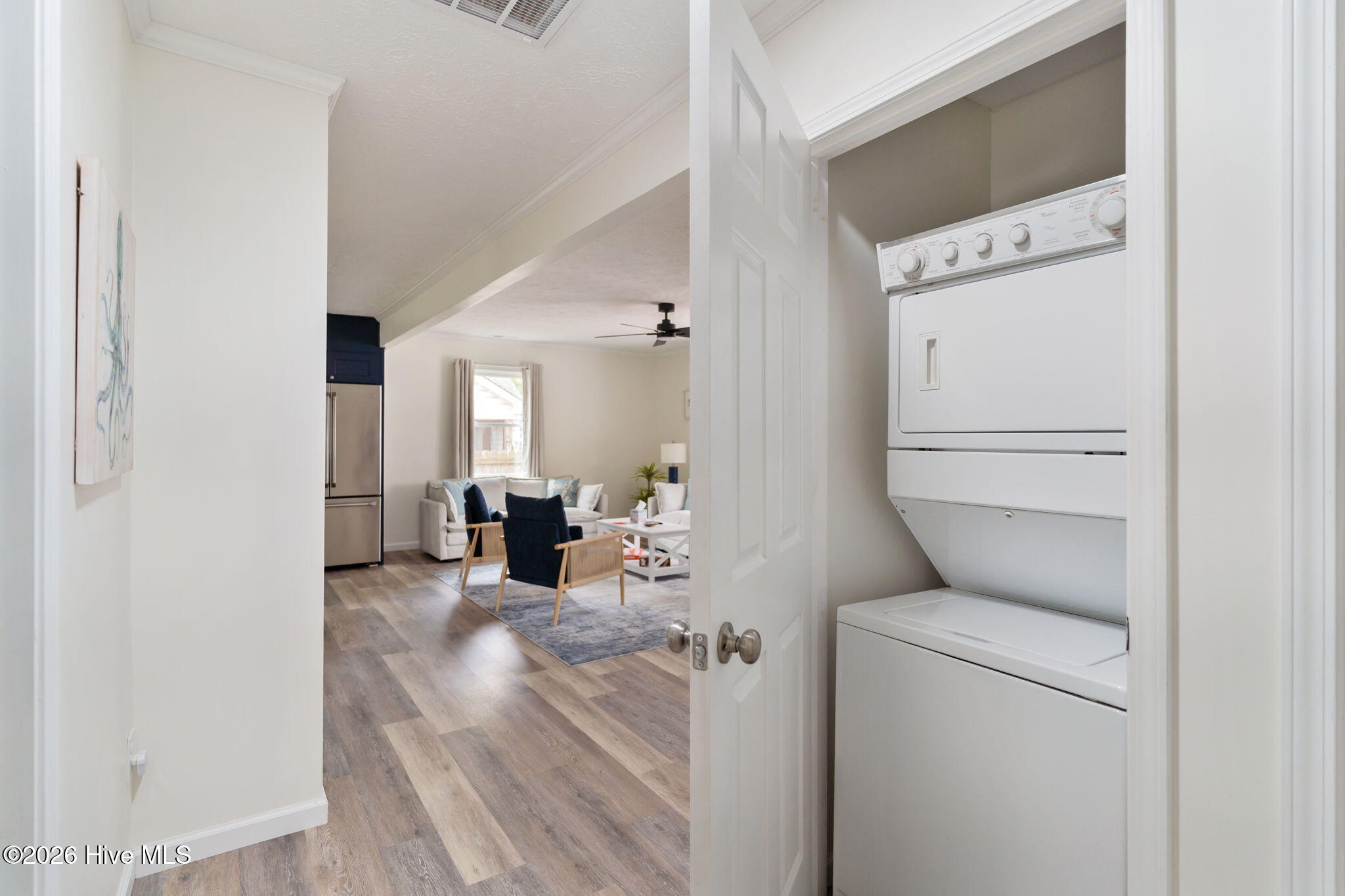 100563030 | Photo 36