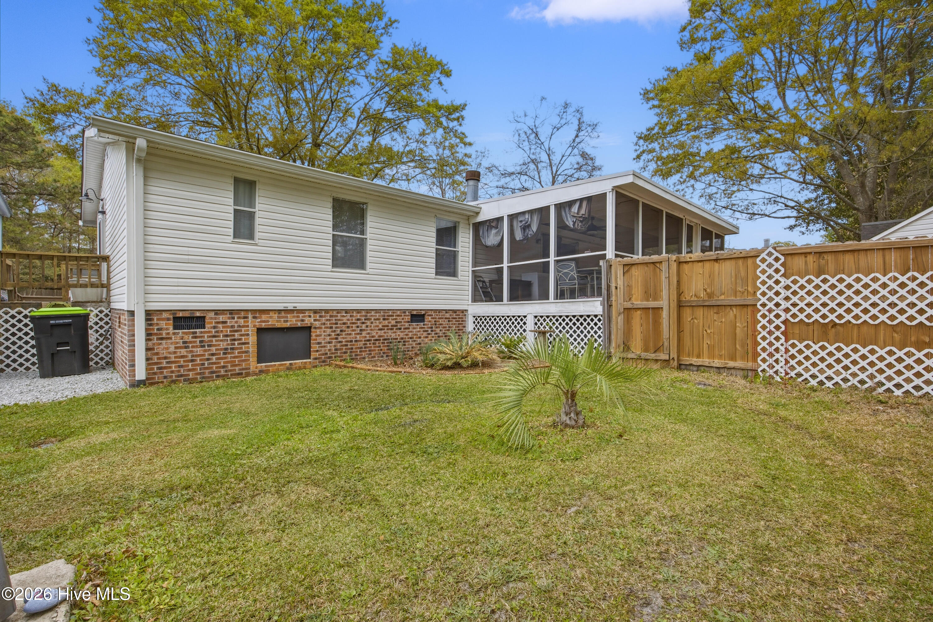 100565028 | Photo 39