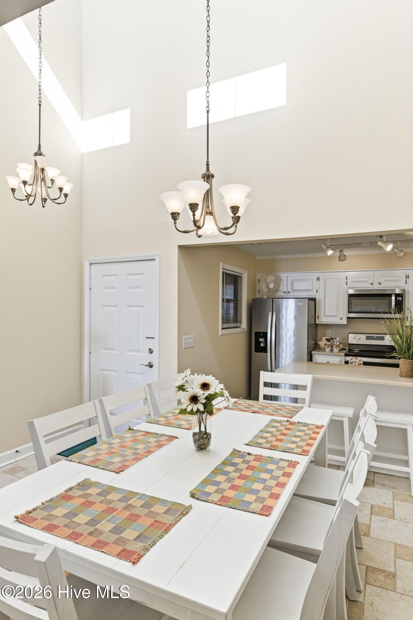 100558003 | Photo 29