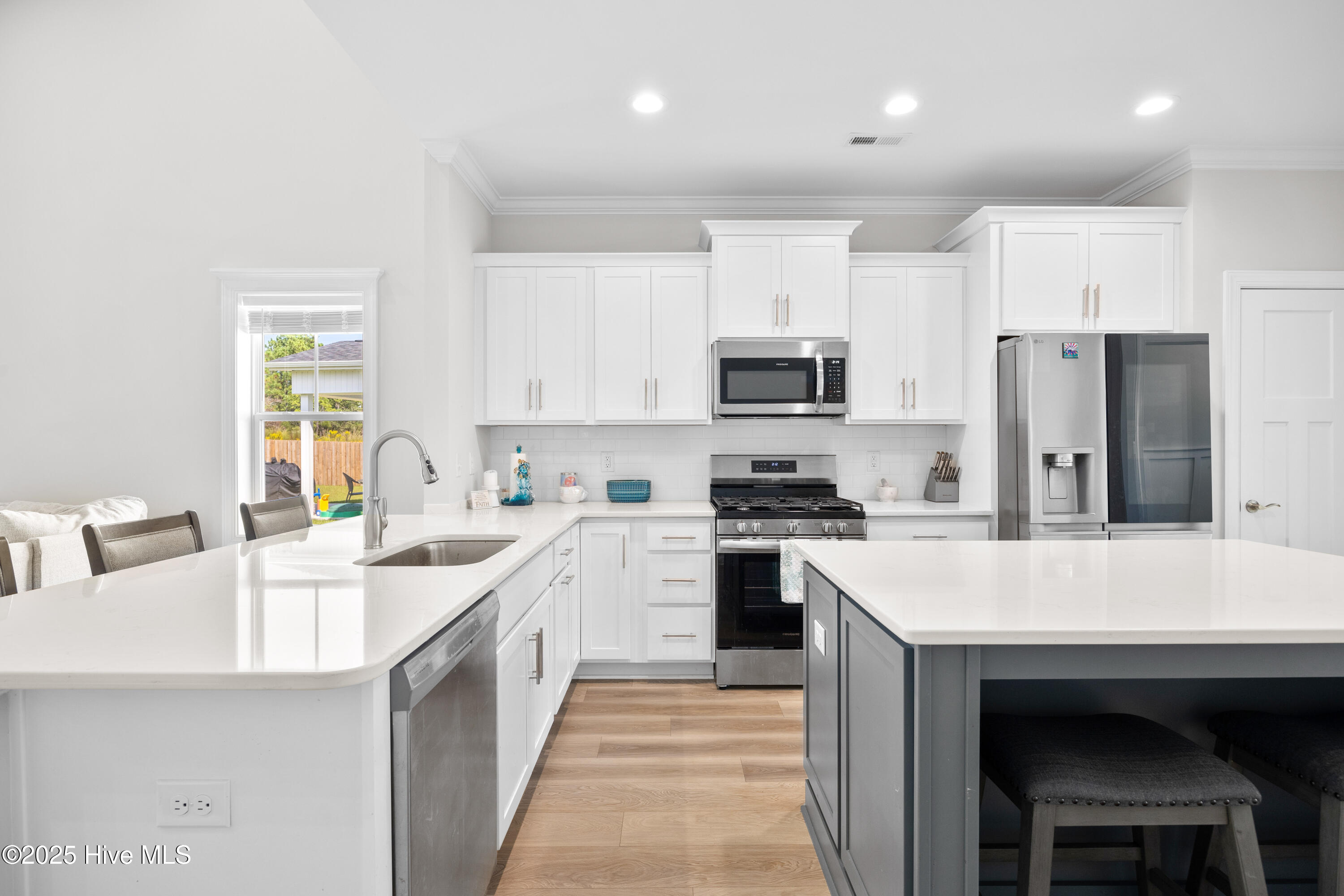 100562624 | Photo 11