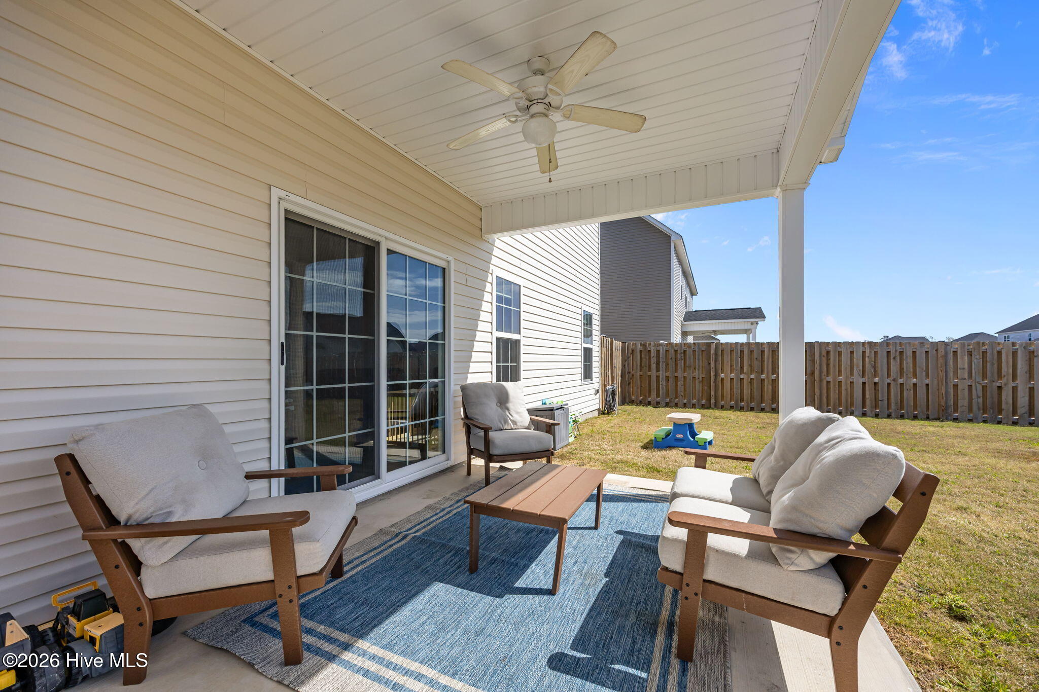 100566991 | Photo 41