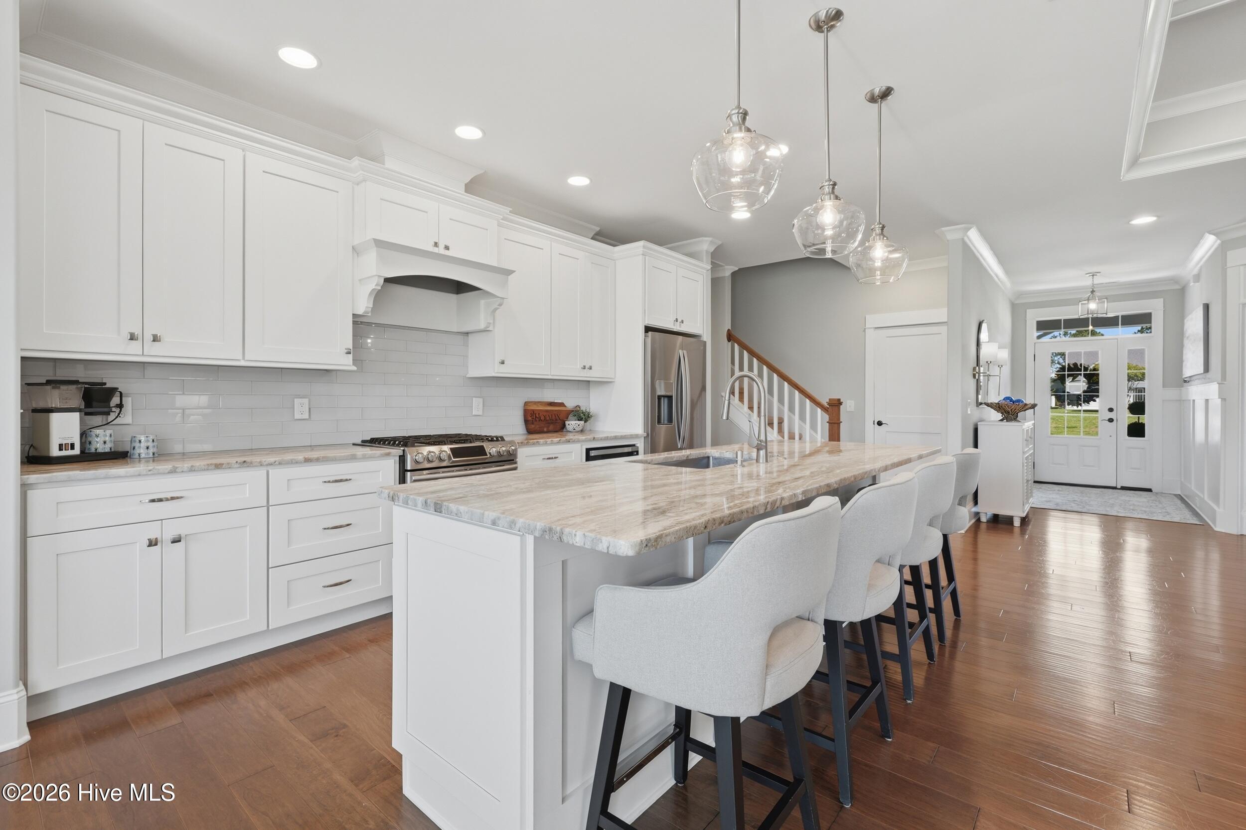 100567823 | Photo 26